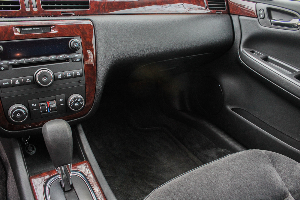 2009 Chevrolet Impala Mid-Size Sedan