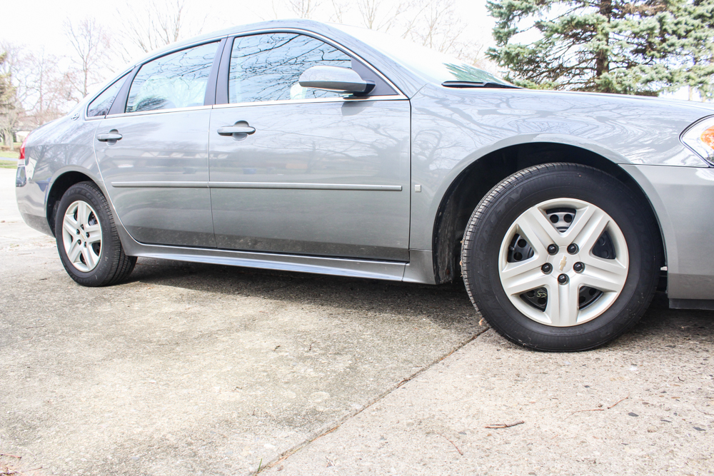 2009 Chevrolet Impala Mid-Size Sedan