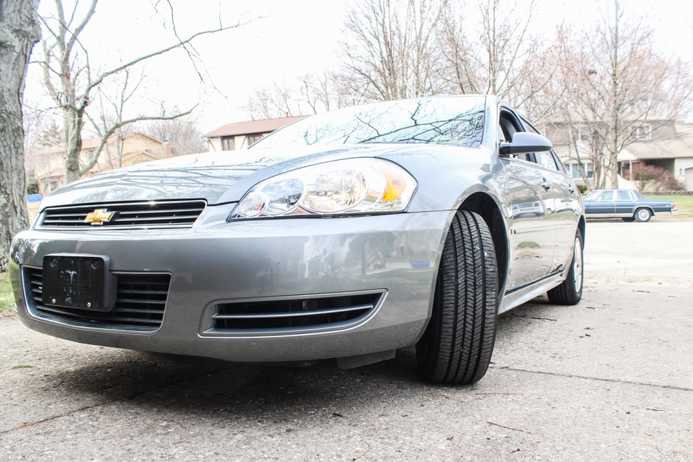 2009 Chevrolet Impala Mid-Size Sedan