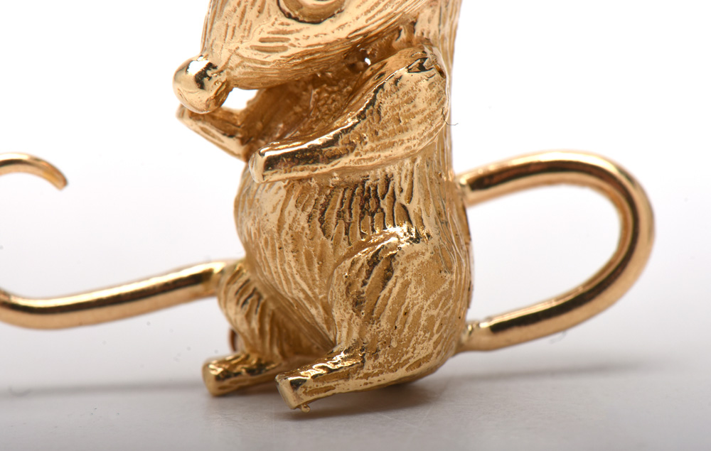 Vintage 14K Yellow Gold Mouse Brooch with a Ruby Eye