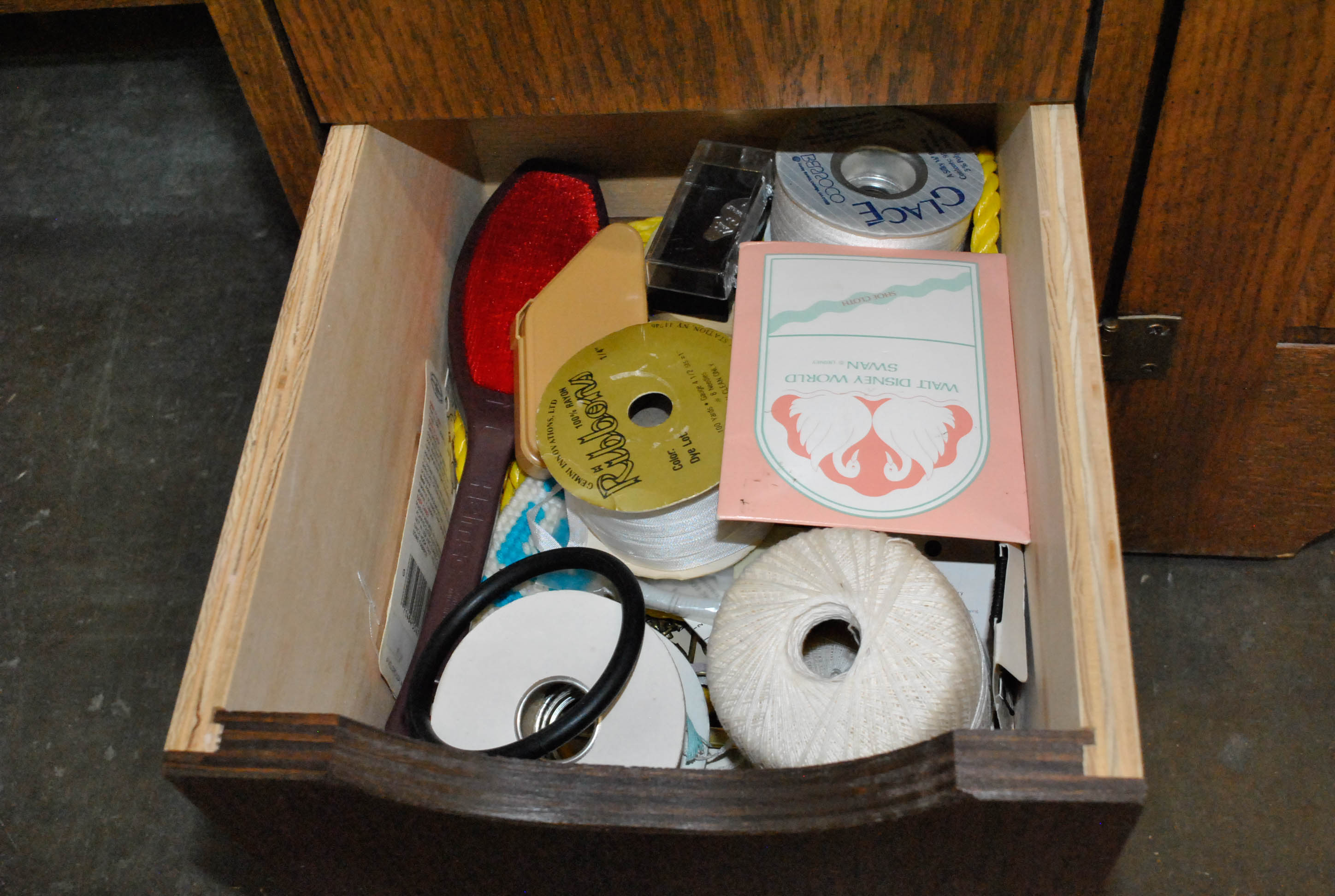 Bernina Record 930 Electronic Sewing Machine and Cabinet