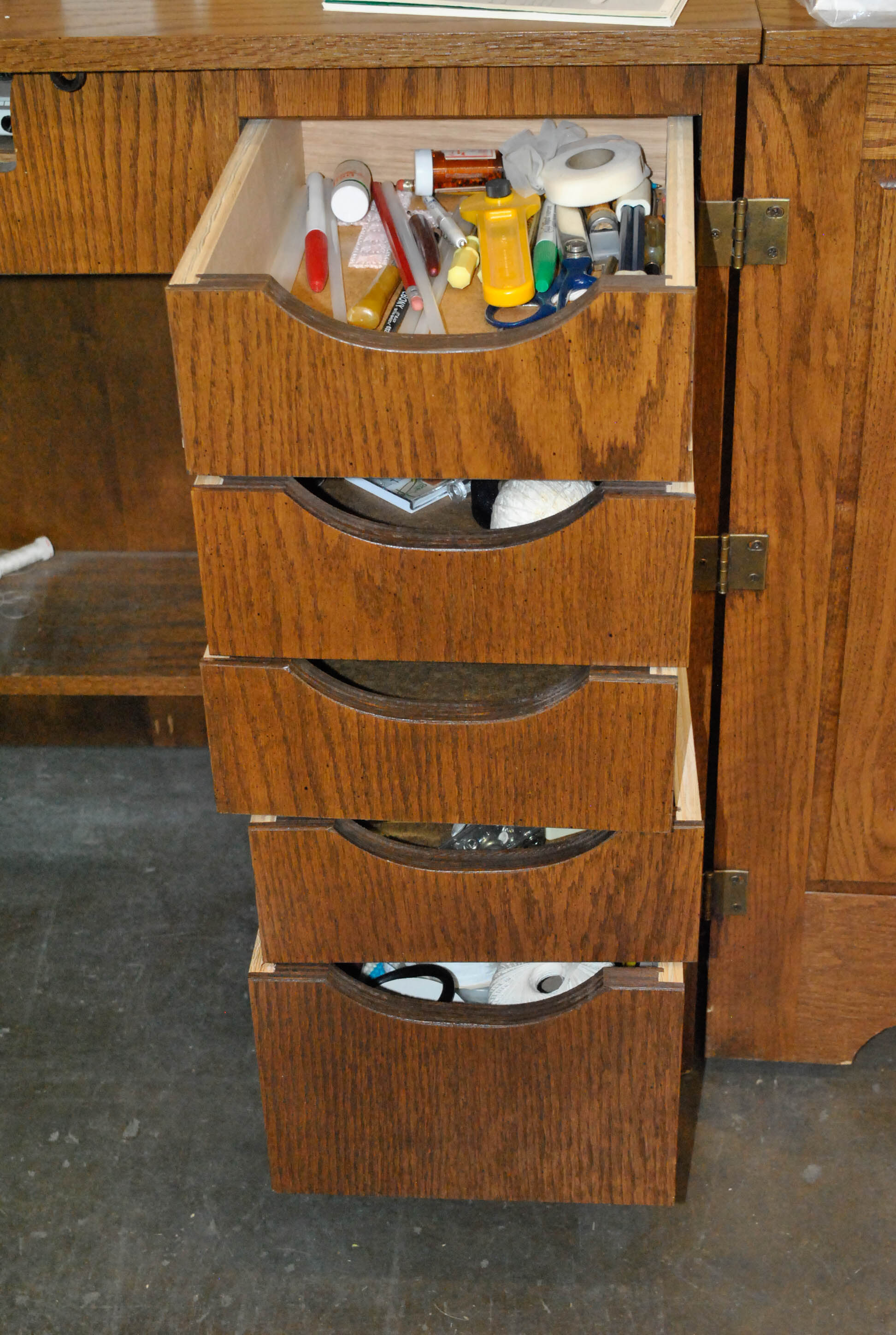 Bernina Record 930 Electronic Sewing Machine and Cabinet