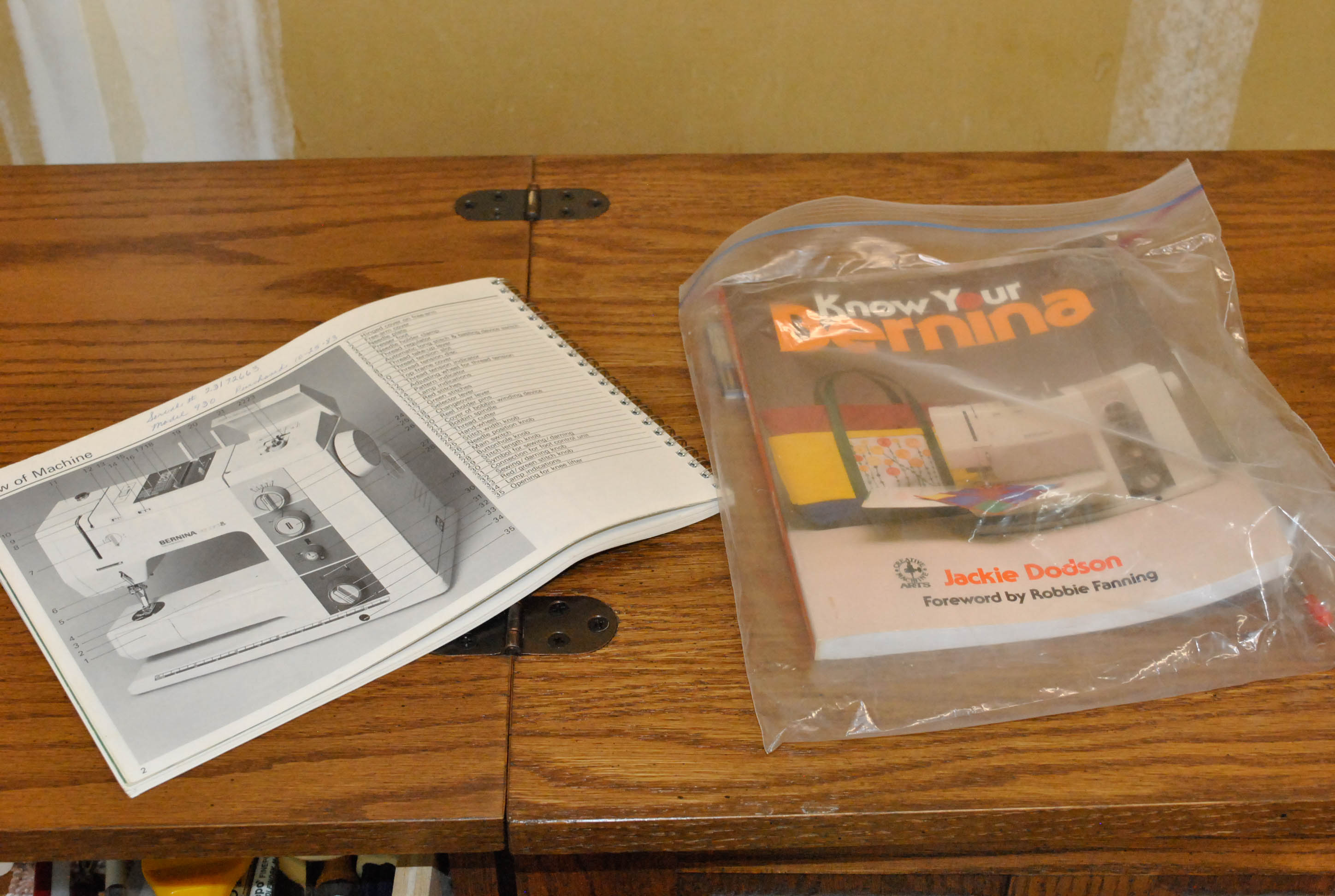 Bernina Record 930 Electronic Sewing Machine and Cabinet