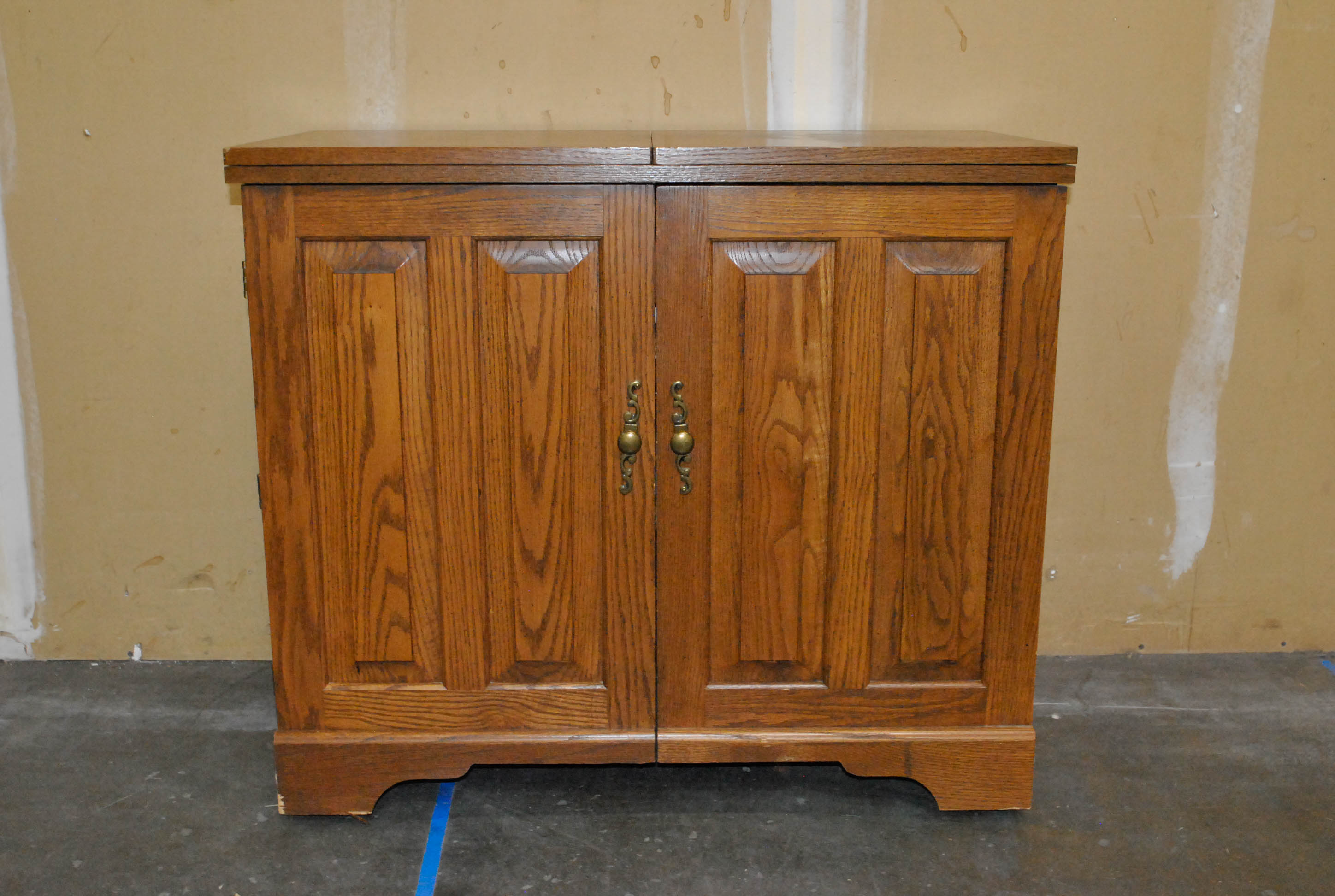 Bernina Record 930 Electronic Sewing Machine and Cabinet