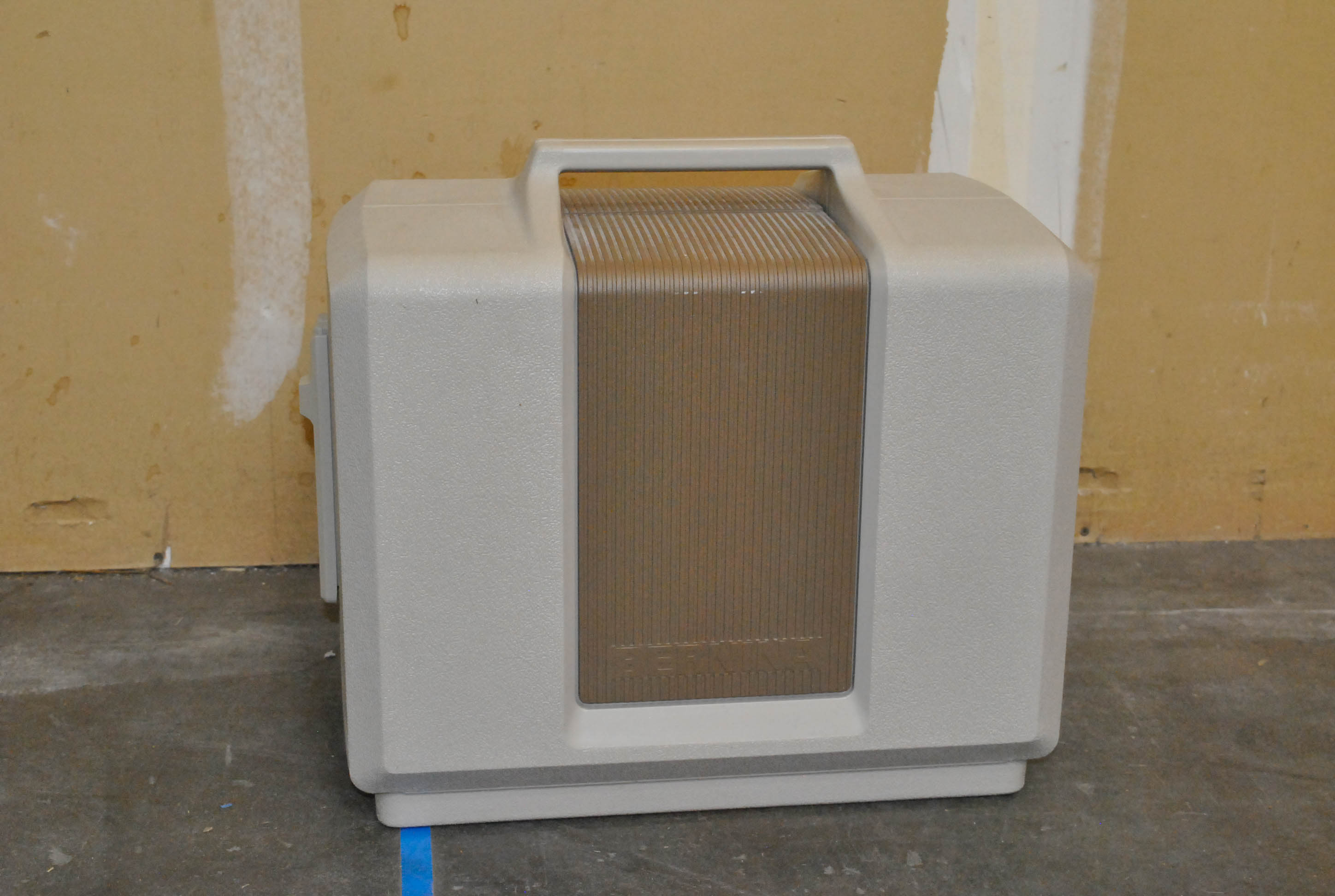 Bernina Record 930 Electronic Sewing Machine and Cabinet