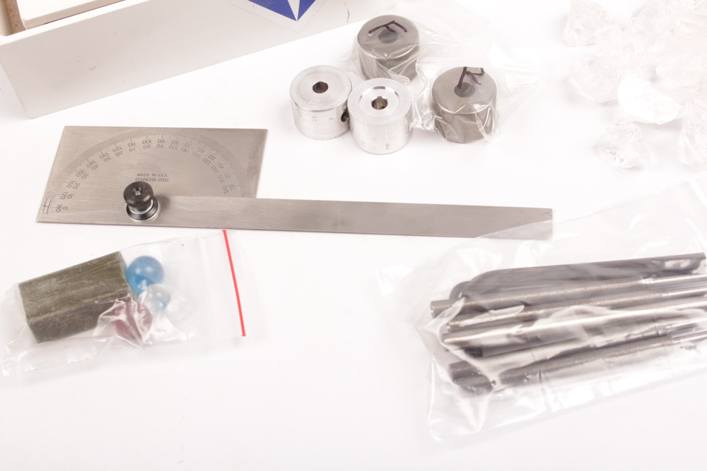 Diamond Pacific Lapidary Saw with Accessories