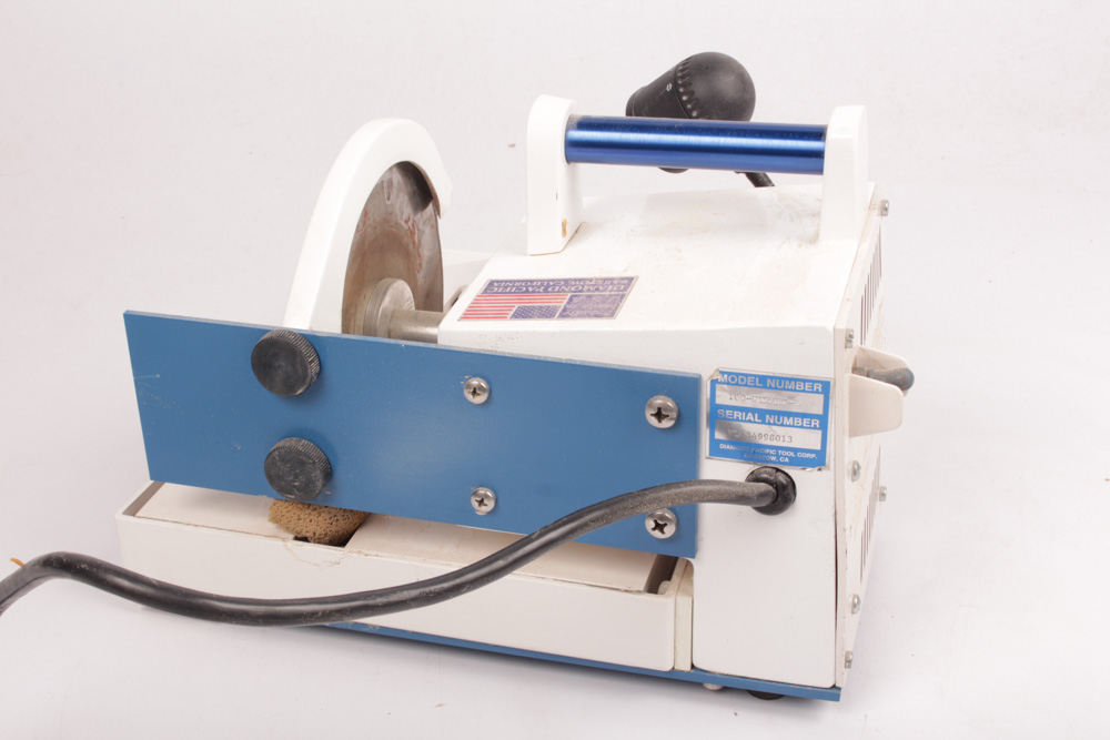 Diamond Pacific Lapidary Saw with Accessories