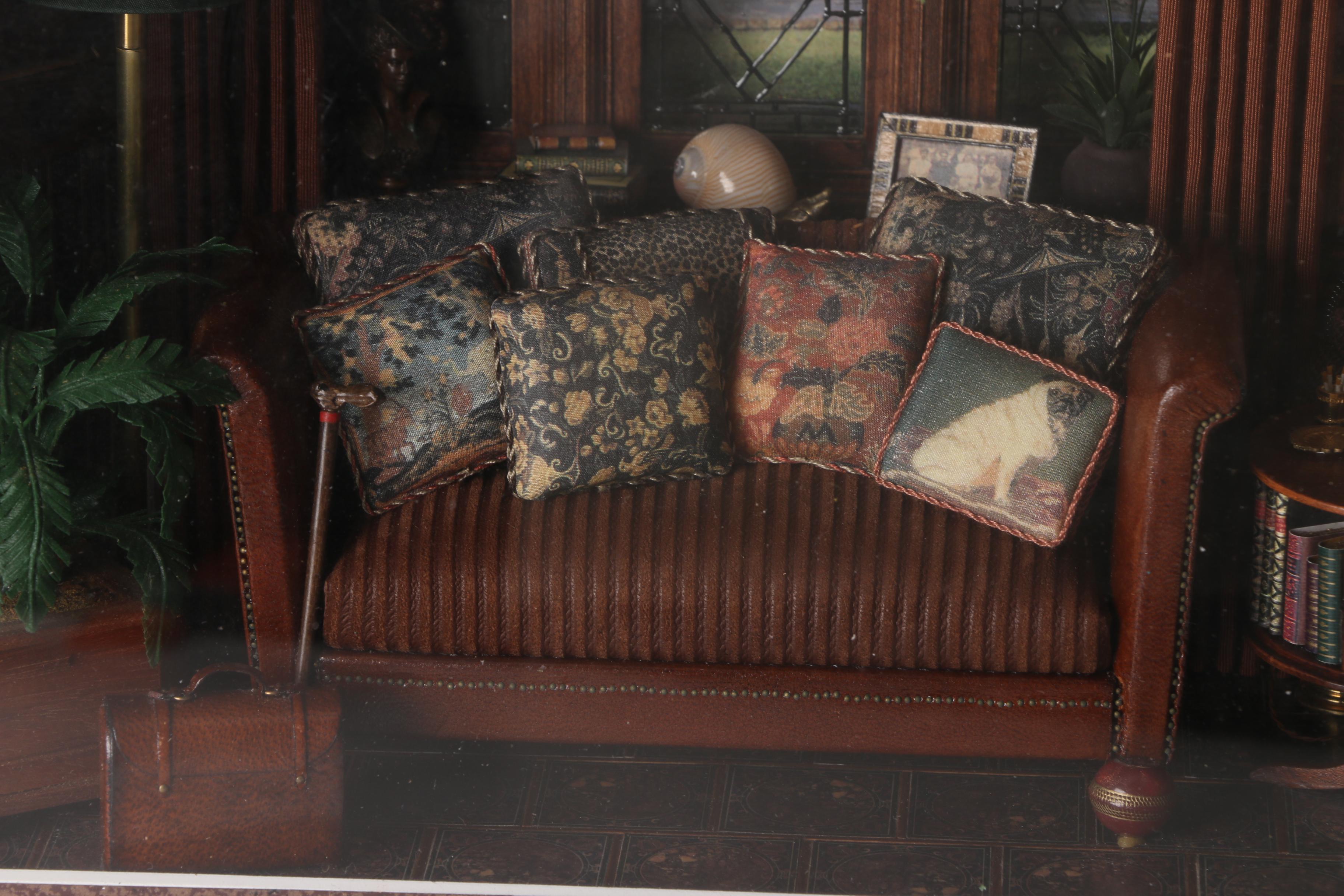 Brooke Tucker Miniatures Living Room Diorama