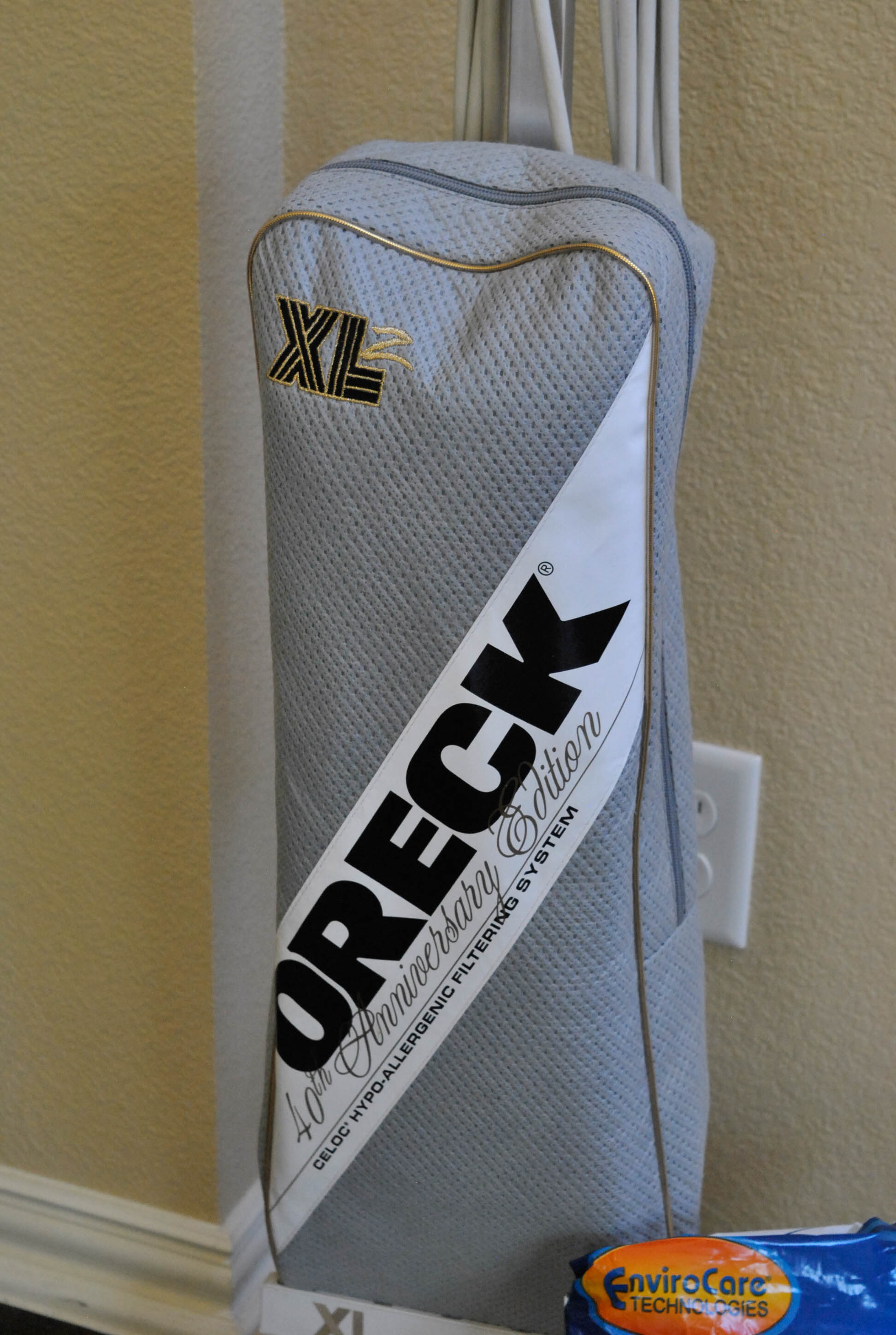 Oreck 40th Anniversary Edition XL Celoc Hypo-Allergenic Filtering System Vacuum