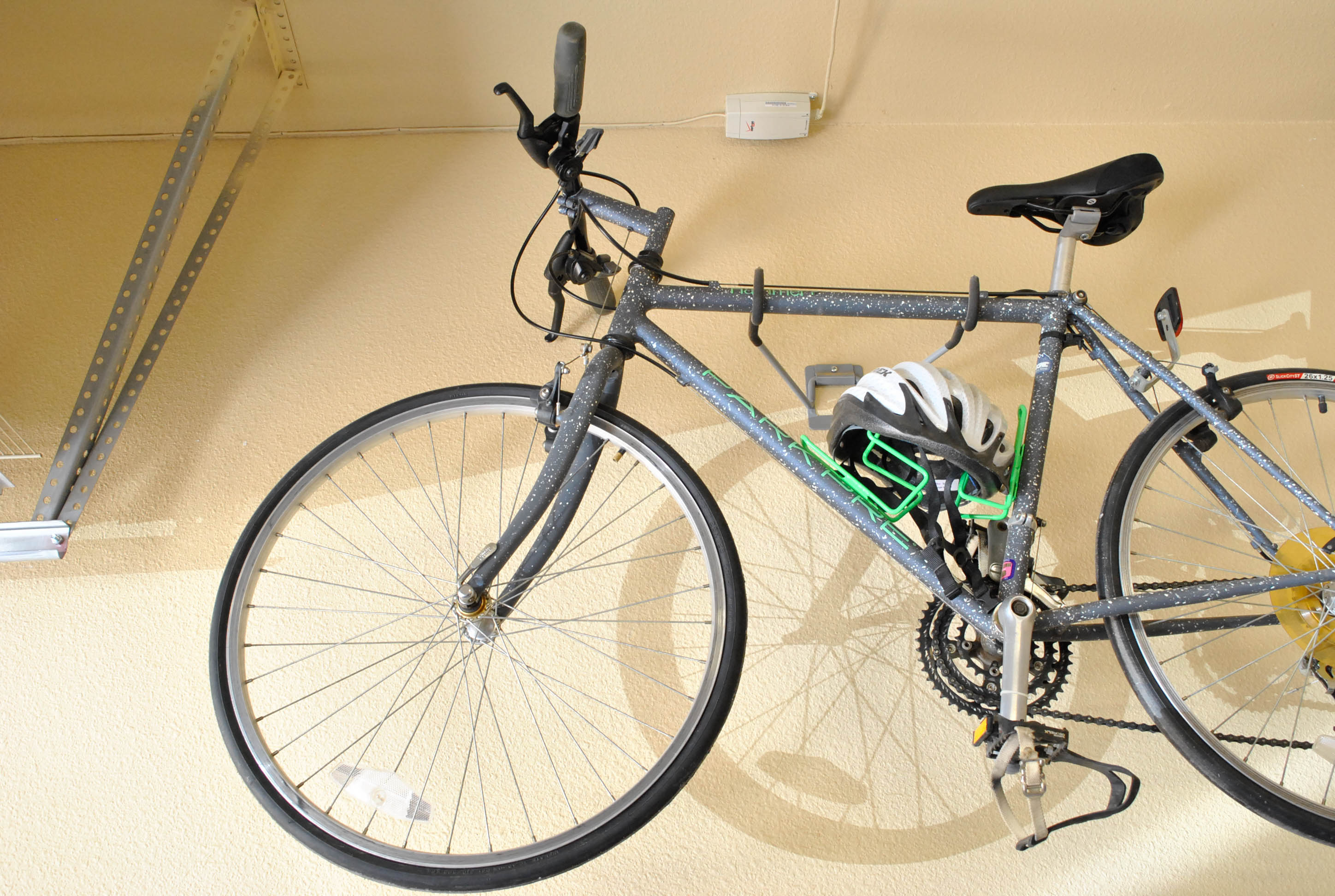 Parkpre Road Bicycle with Pump and Helmet