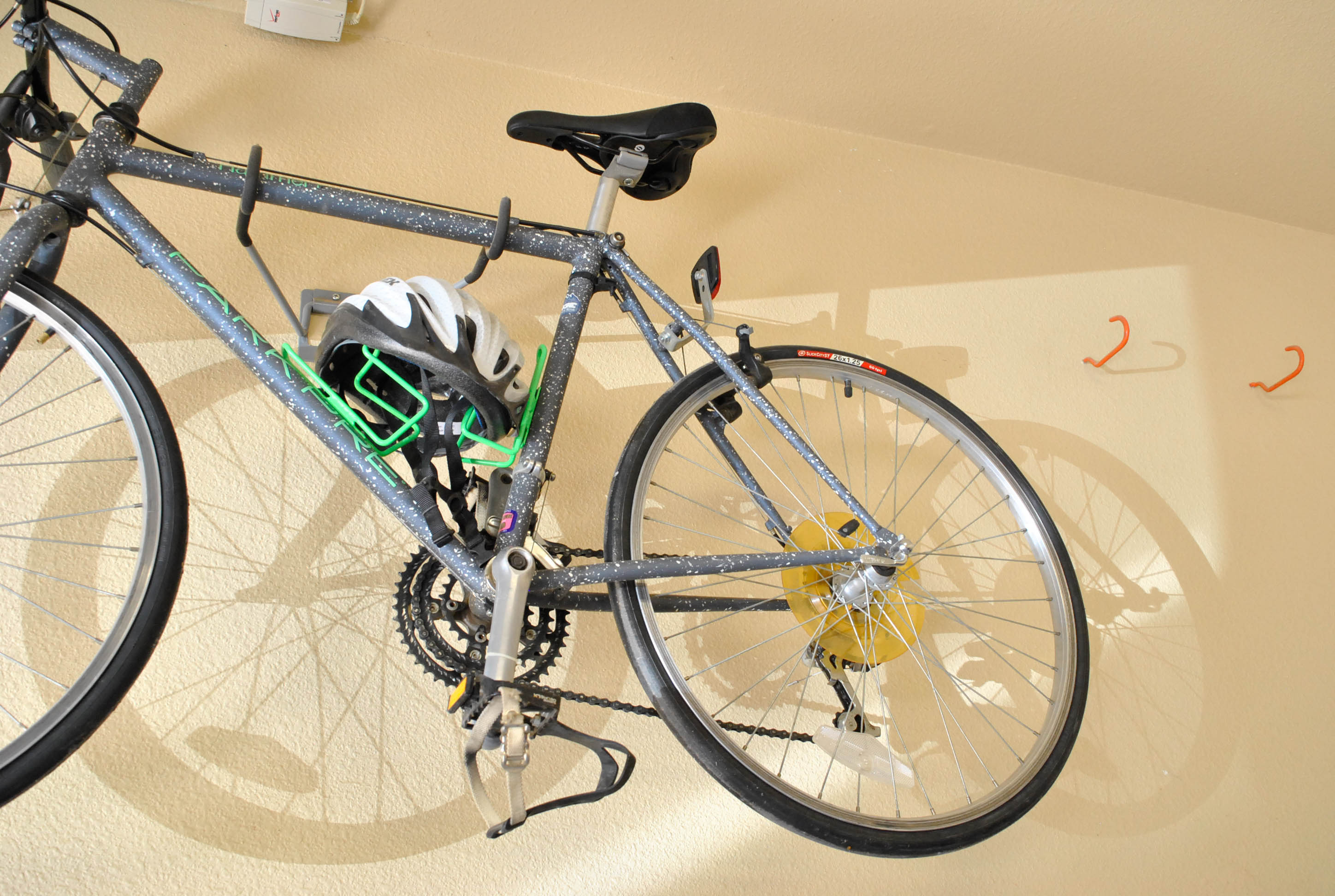 Parkpre Road Bicycle with Pump and Helmet