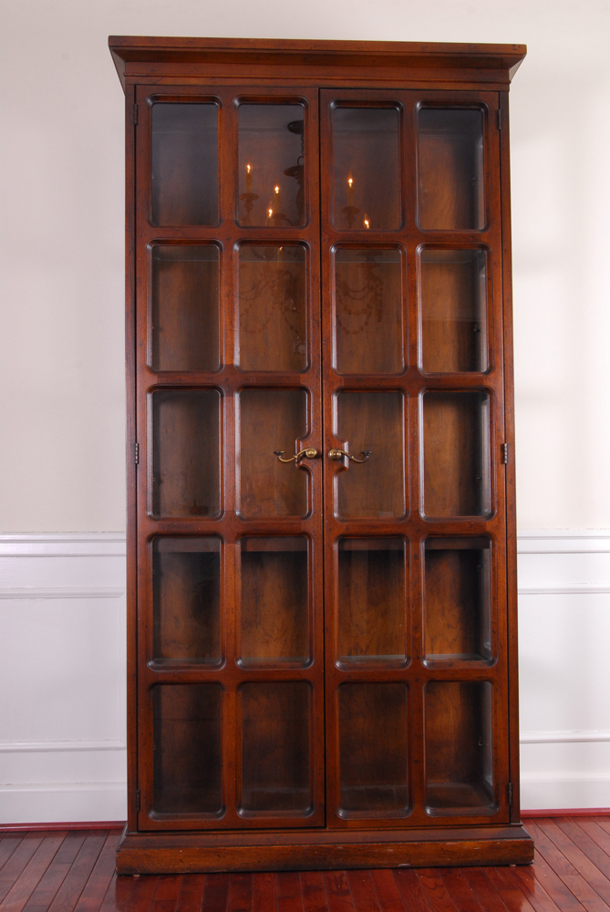 Vintage "Wellington Park" Illuminated Display Cabinet by Drexel