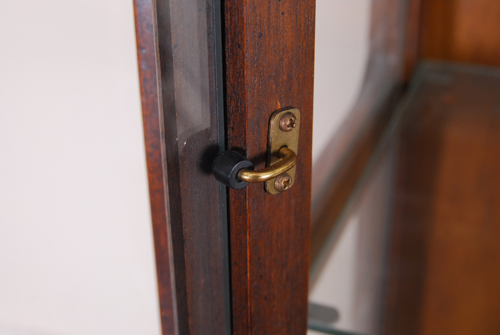 Vintage "Wellington Park" Illuminated Display Cabinet by Drexel