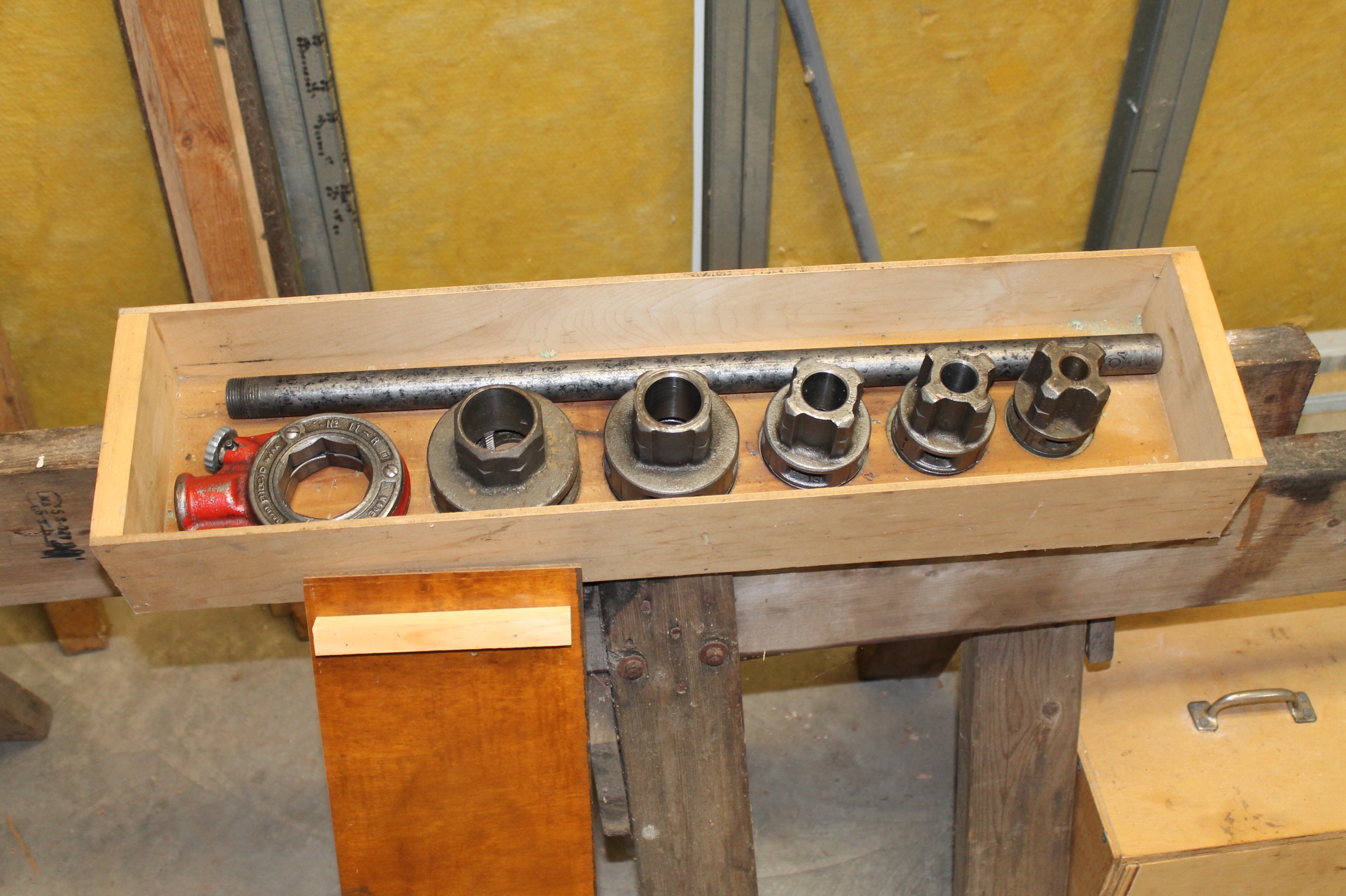 Ridgid 11-R Enclosed Ratchet Threading Set