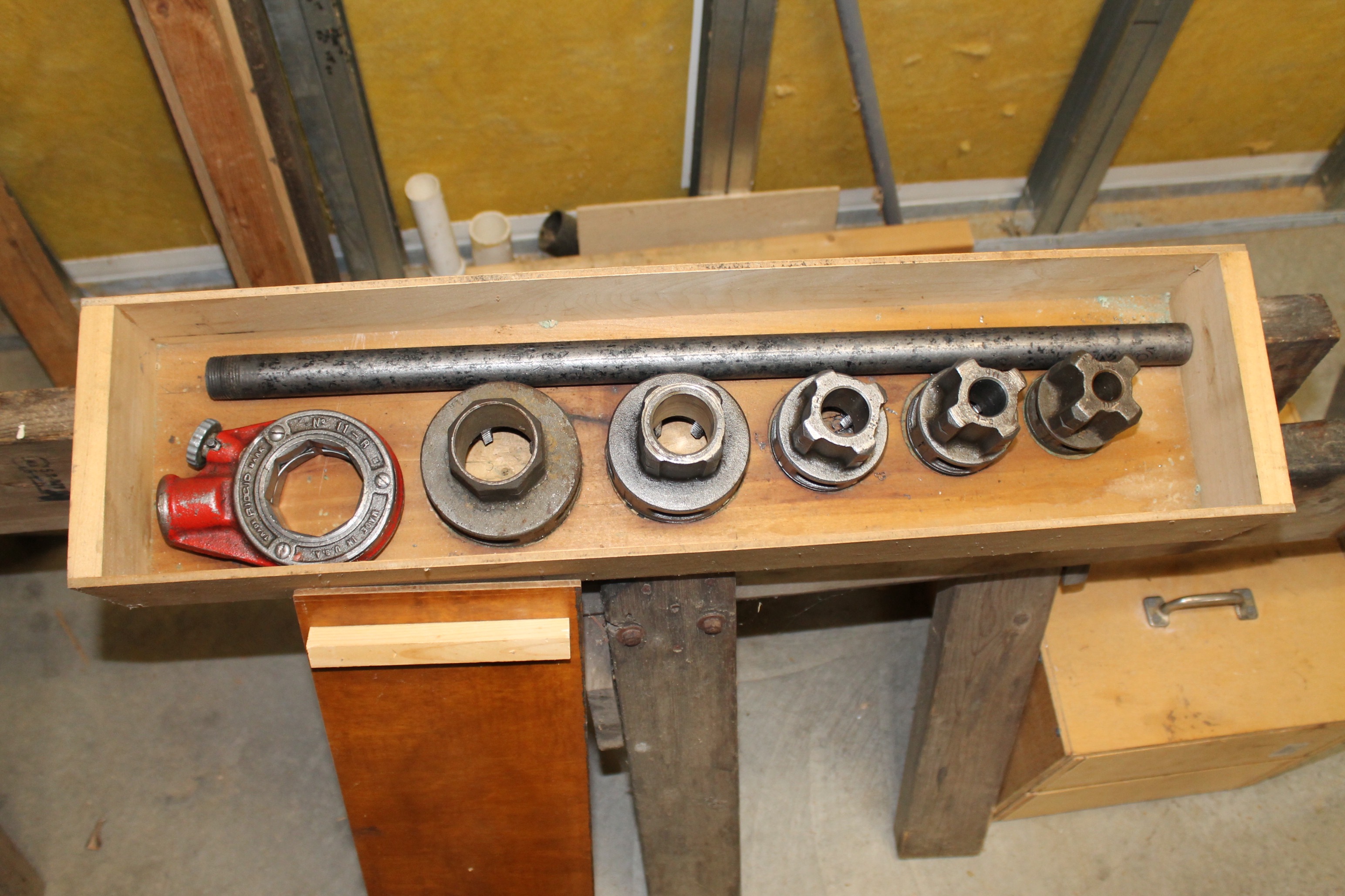 Ridgid 11-R Enclosed Ratchet Threading Set