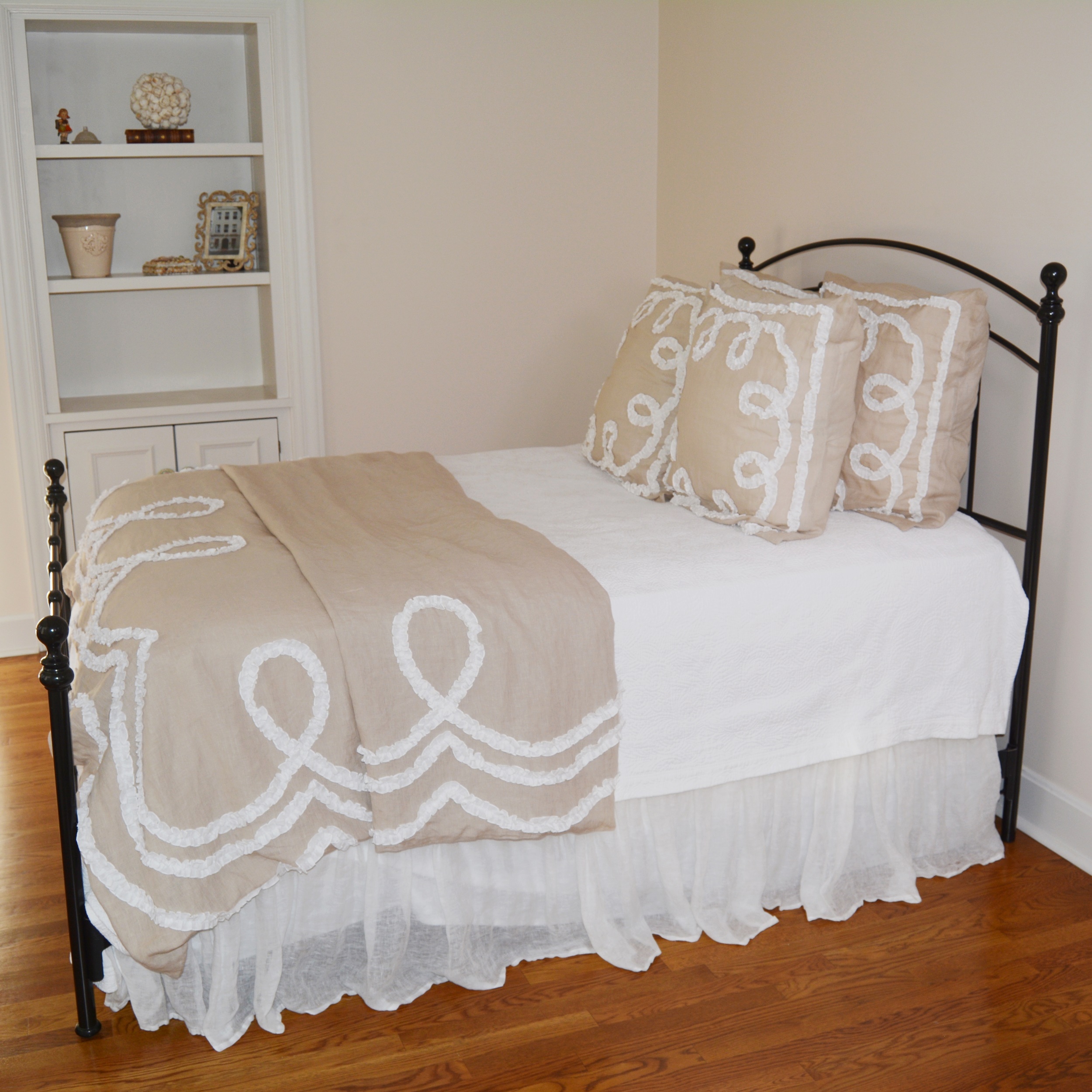 Linen and Cotton Queen Size Bedding by Pine Cone Hill and Others