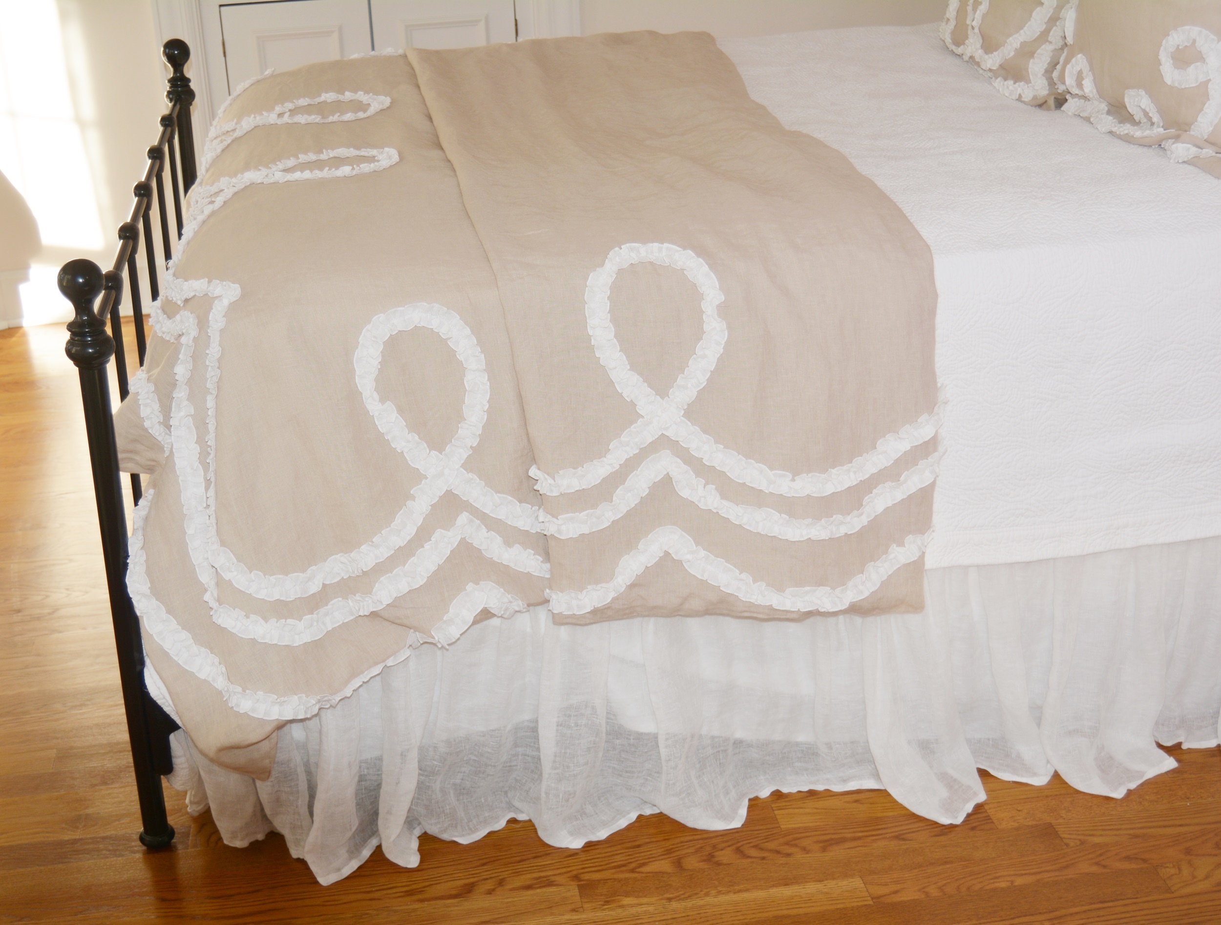 Linen and Cotton Queen Size Bedding by Pine Cone Hill and Others