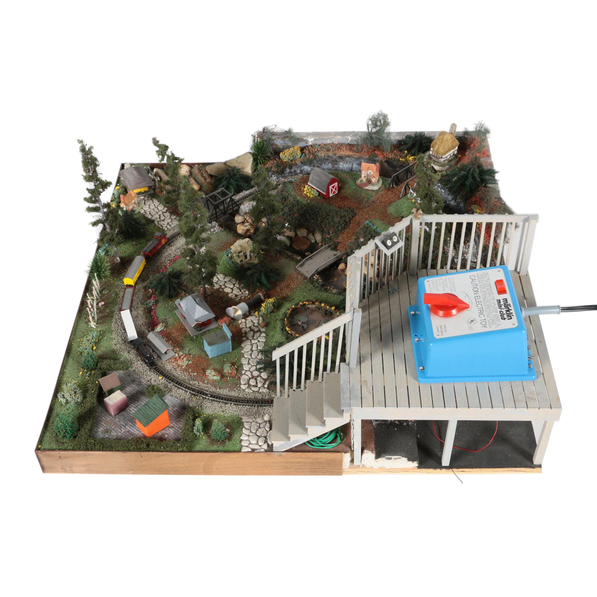 1996 Märklin Mini-Club Miniature Train Set by Charles Tebelman