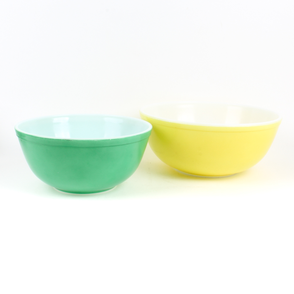 Vintage Pyrex "Primary Colors" Mixing Bowls in Yellow and Green 1940s