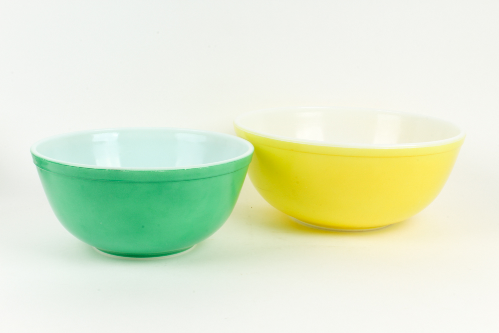 Vintage Pyrex "Primary Colors" Mixing Bowls in Yellow and Green 1940s