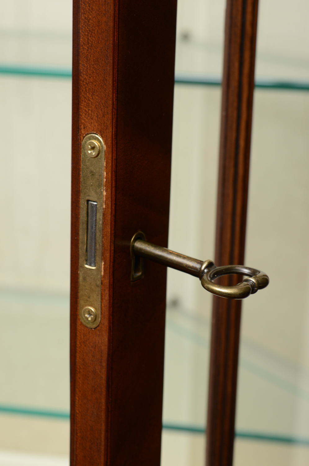 Chippendale Style Lighted Corner Cabinet