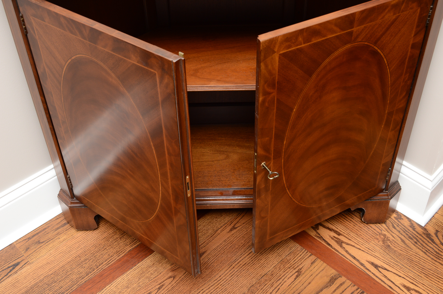 Chippendale Style Lighted Corner Cabinet