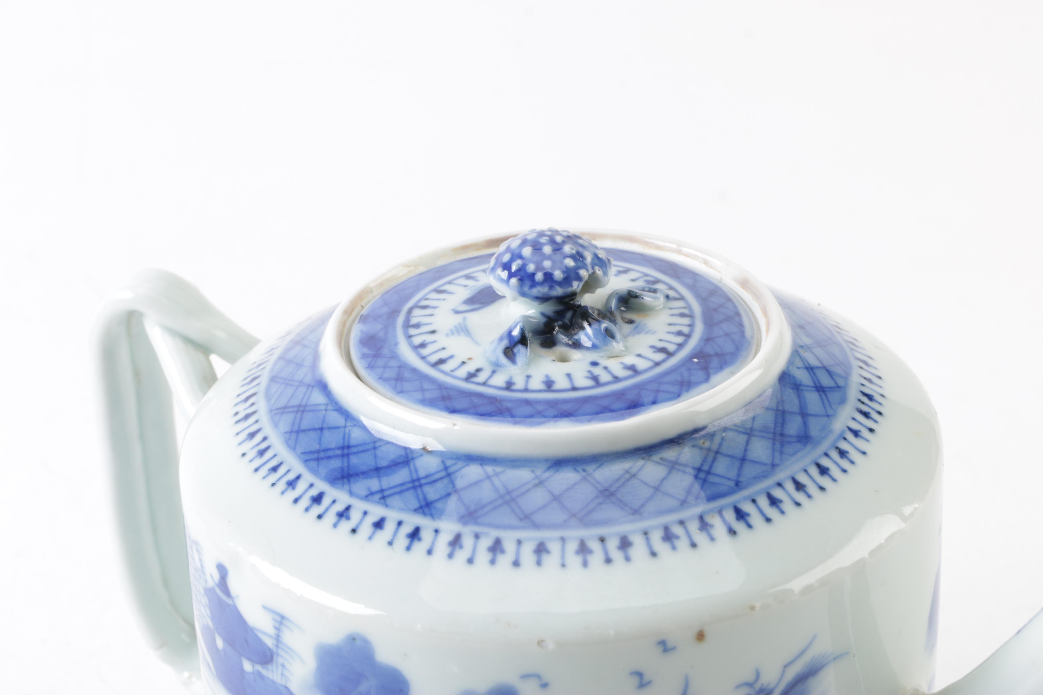 Antique Chinese Export Canton Porcelain Tableware