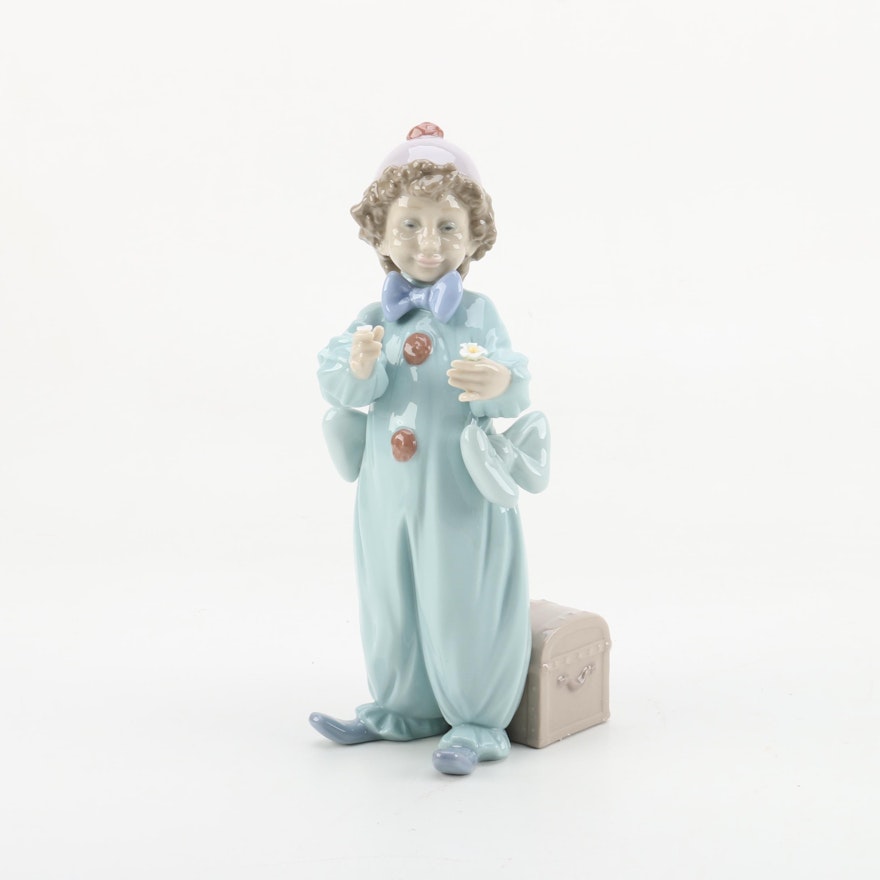 Lladró "Pierrot Rehearsing " #6259 Porcelain Figurine