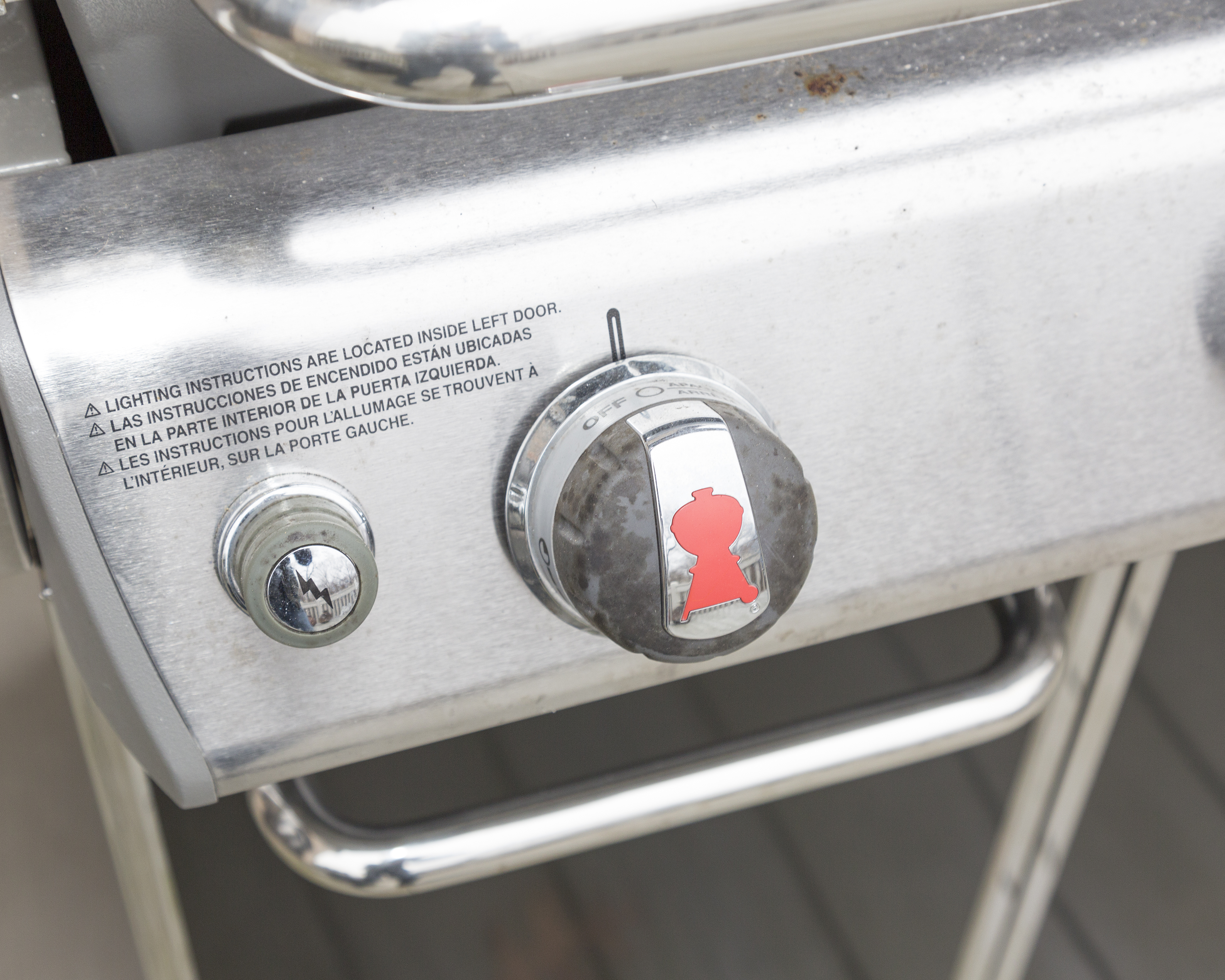 Weber Genesis E-330 Gas Grill in Black