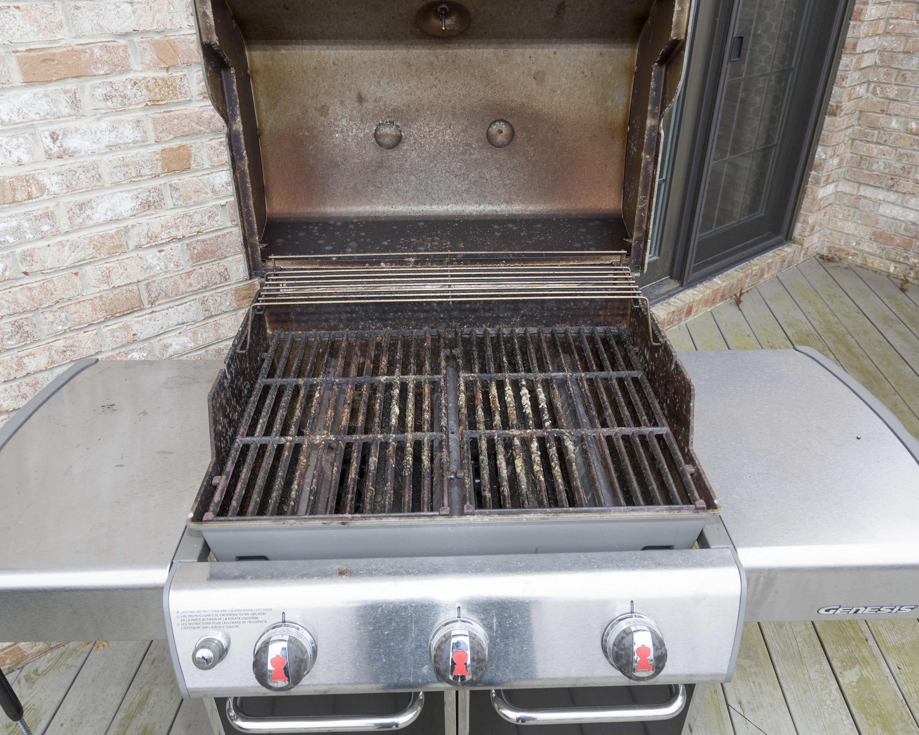 Weber Genesis E-330 Gas Grill in Black