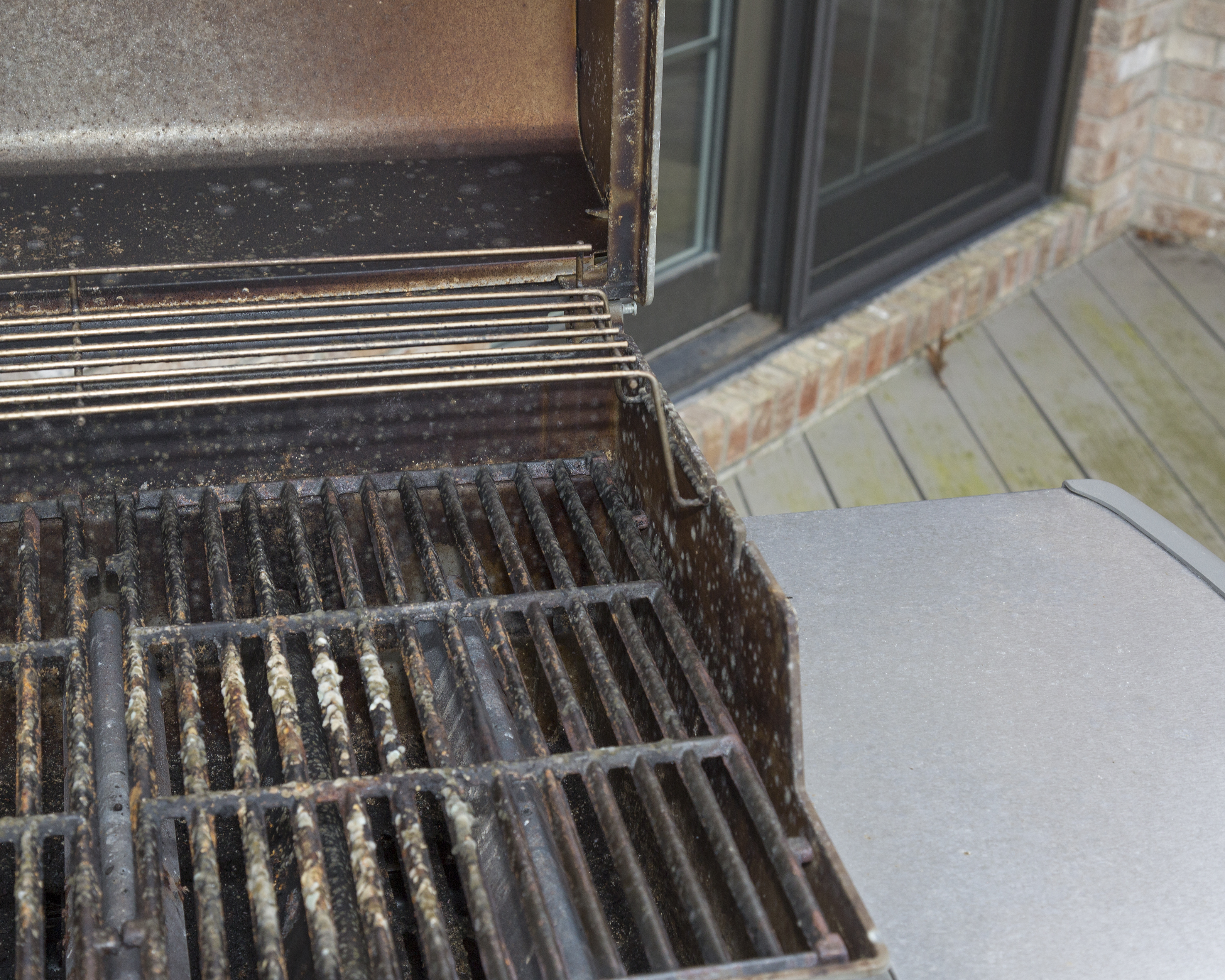 Weber Genesis E-330 Gas Grill in Black