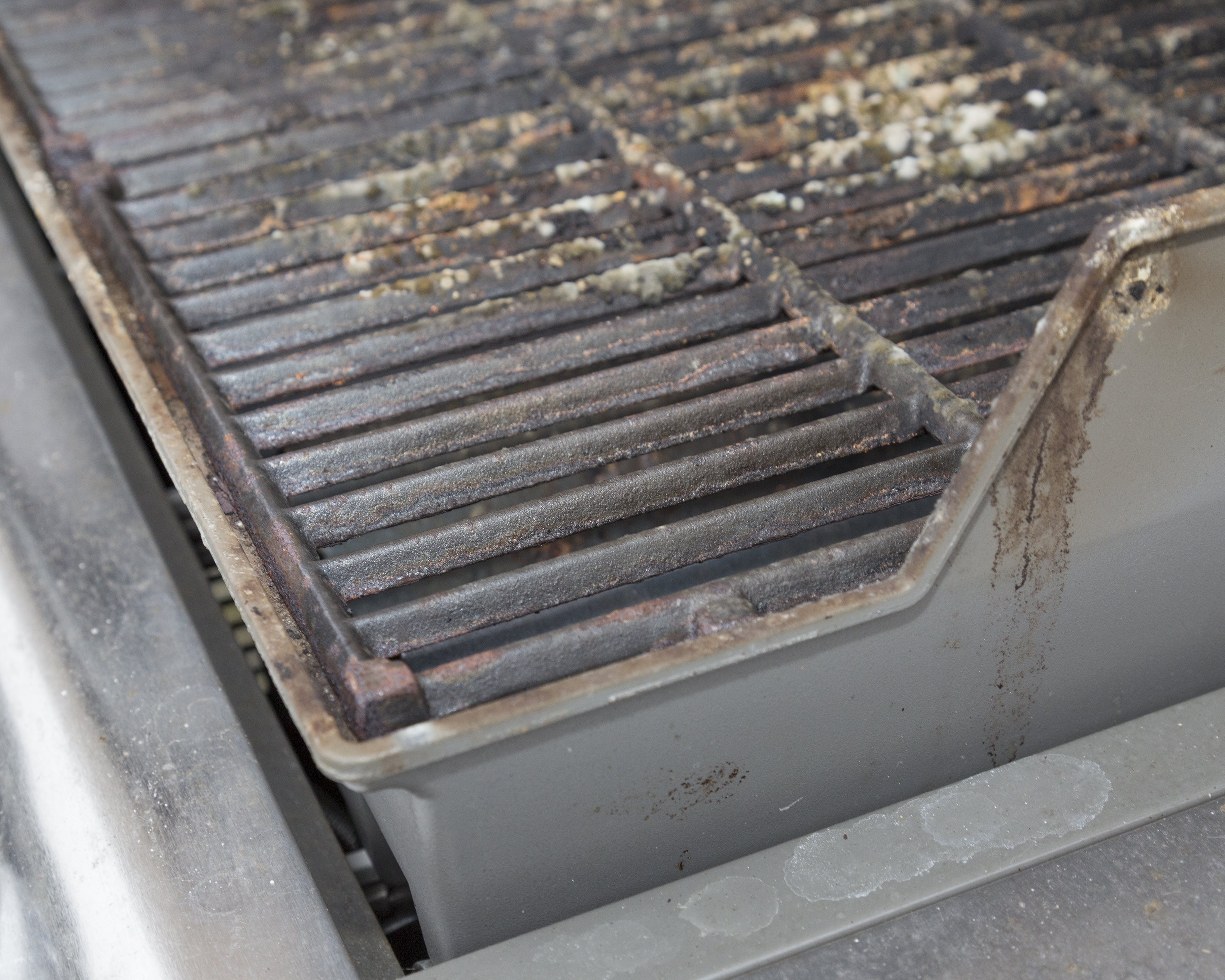 Weber Genesis E-330 Gas Grill in Black