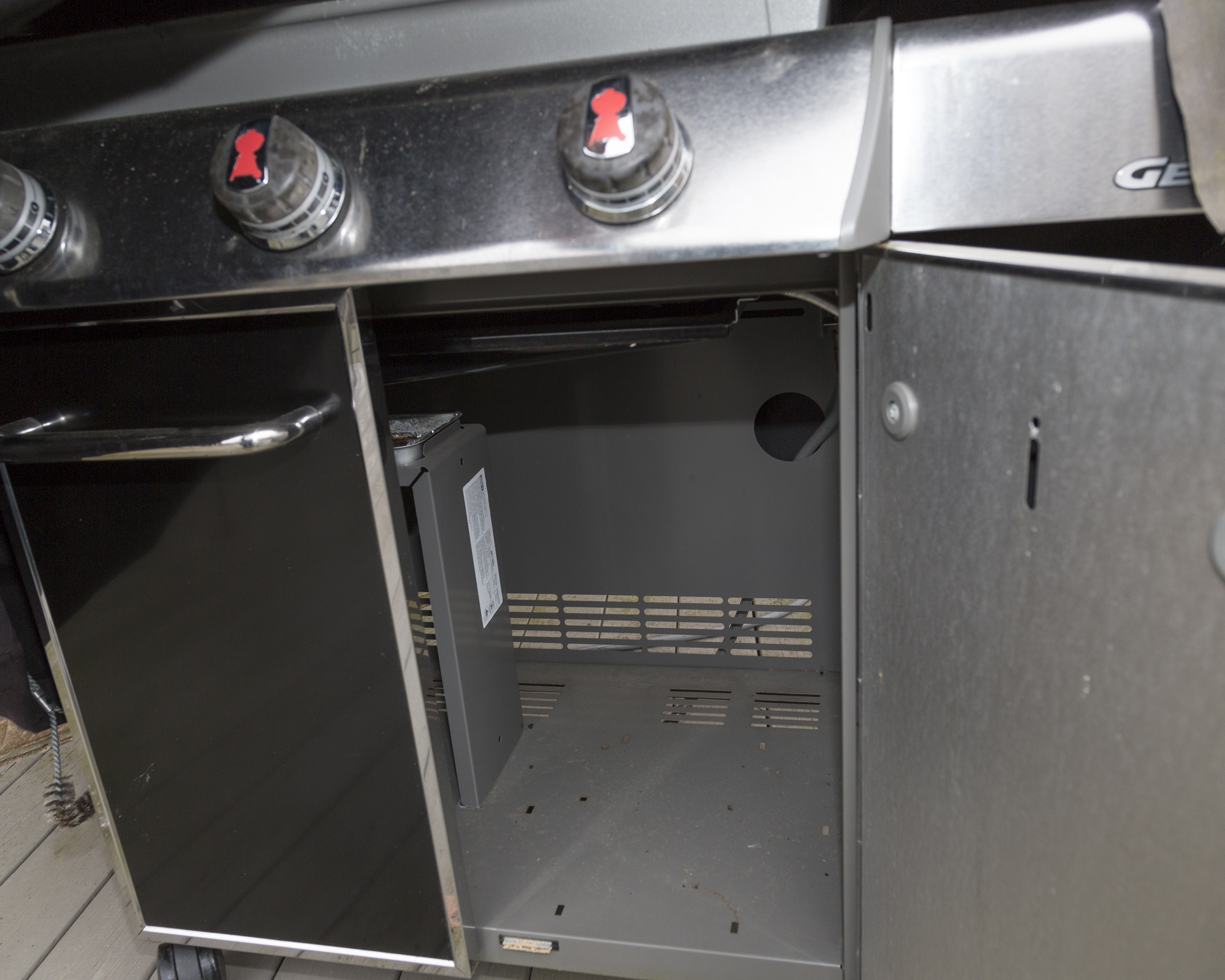 Weber Genesis E-330 Gas Grill in Black