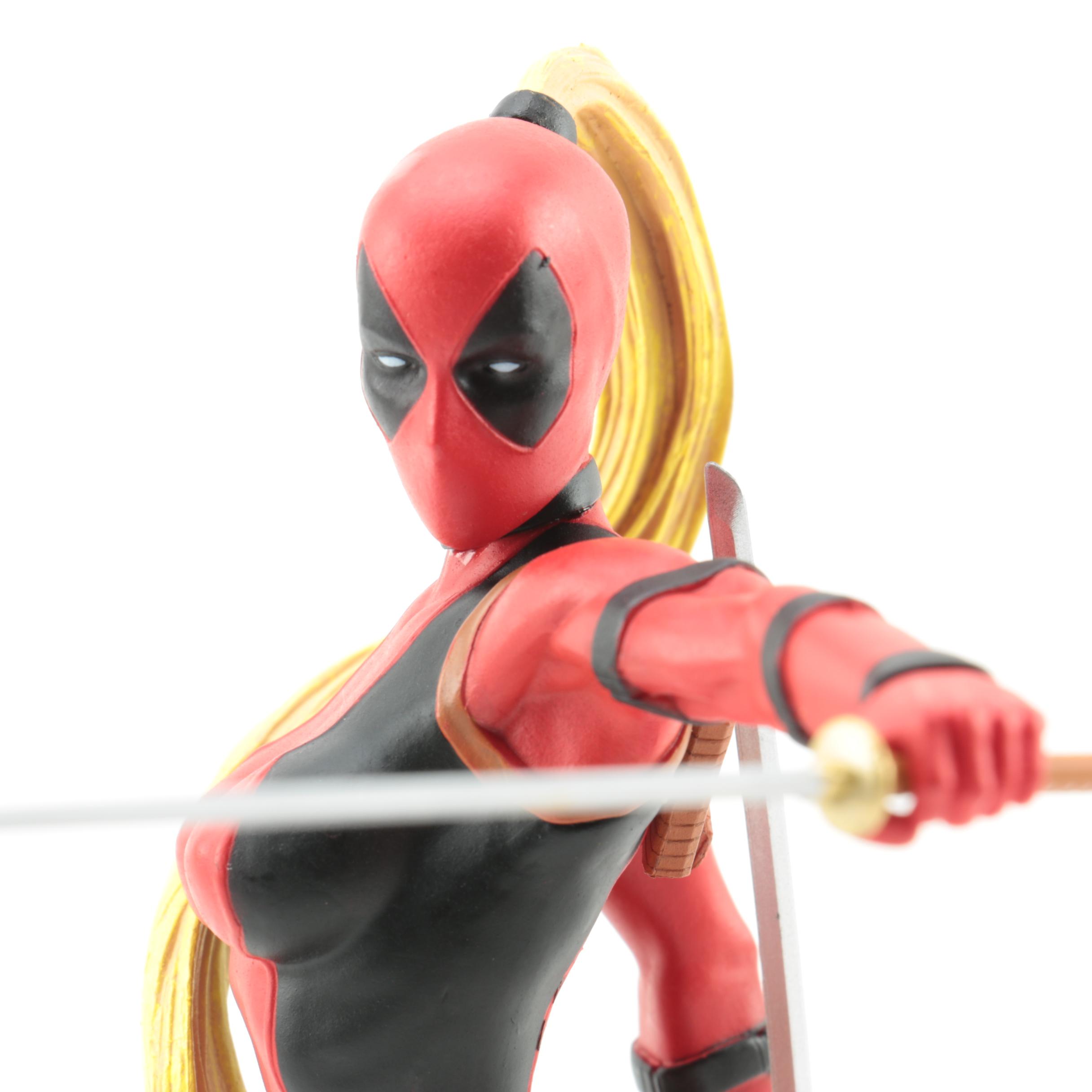 Marvel "Lady Deadpool" Figure