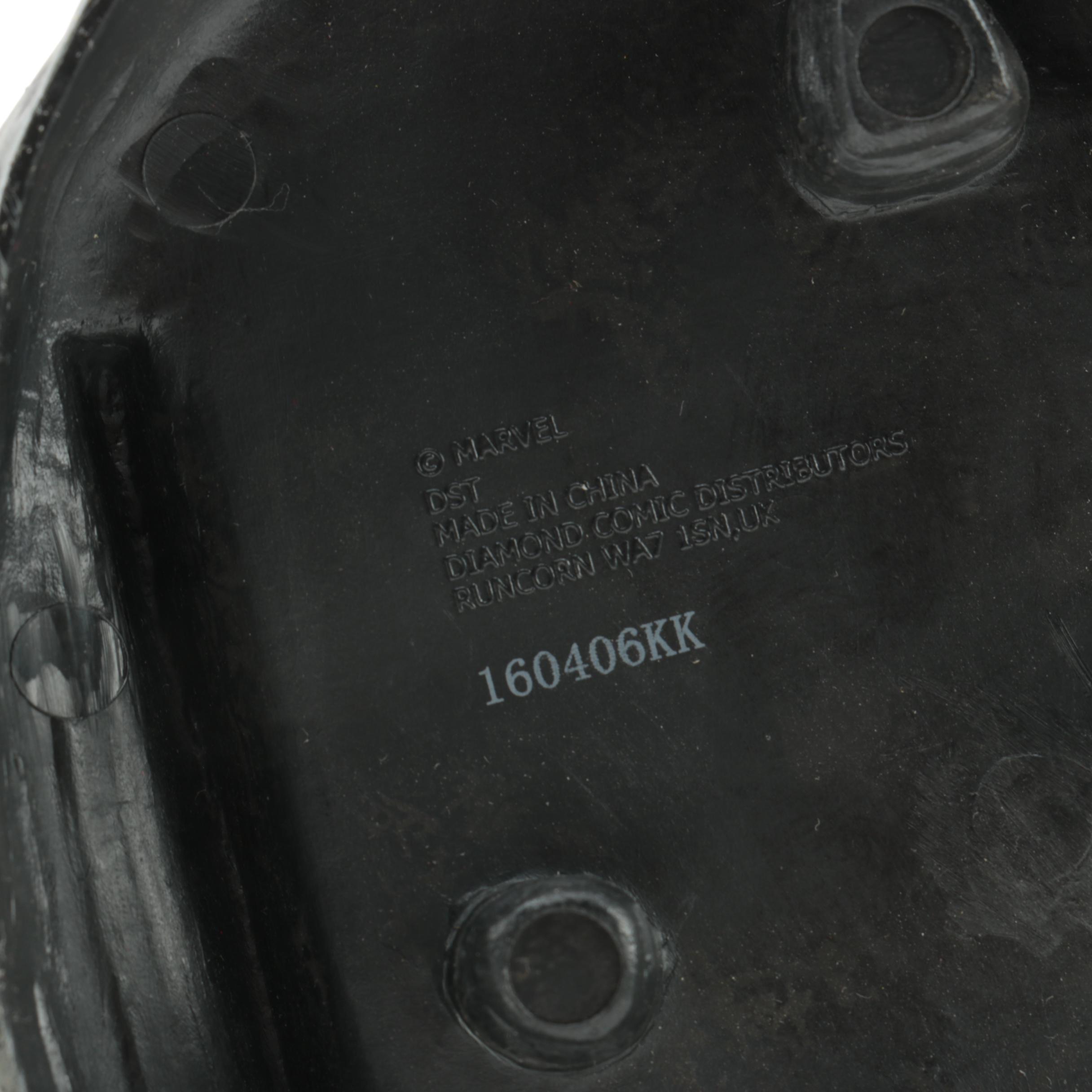 Marvel "Lady Deadpool" Figure