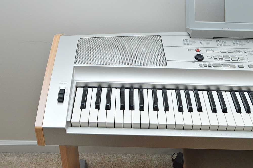 Yamaha DGX-500 Portable Grand Electric Keyboard