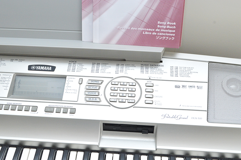 Yamaha DGX-500 Portable Grand Electric Keyboard