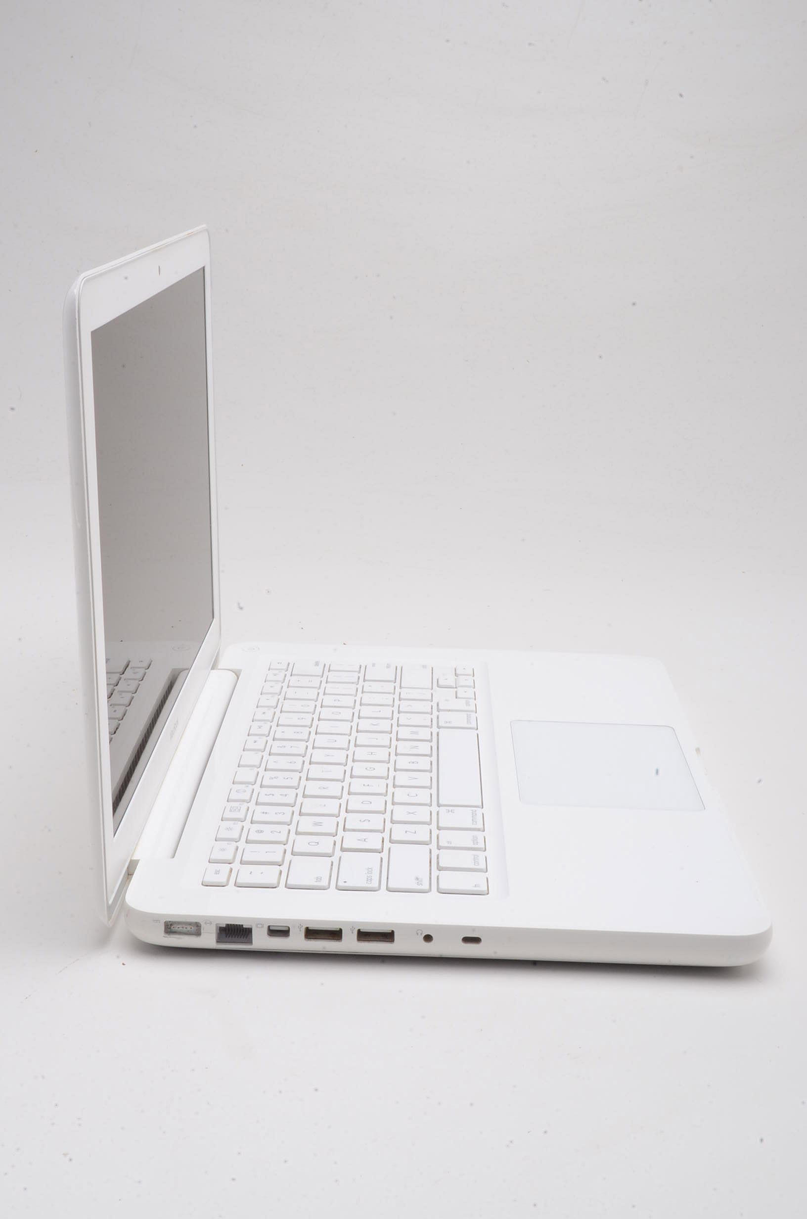 13" MacBook Laptop in White