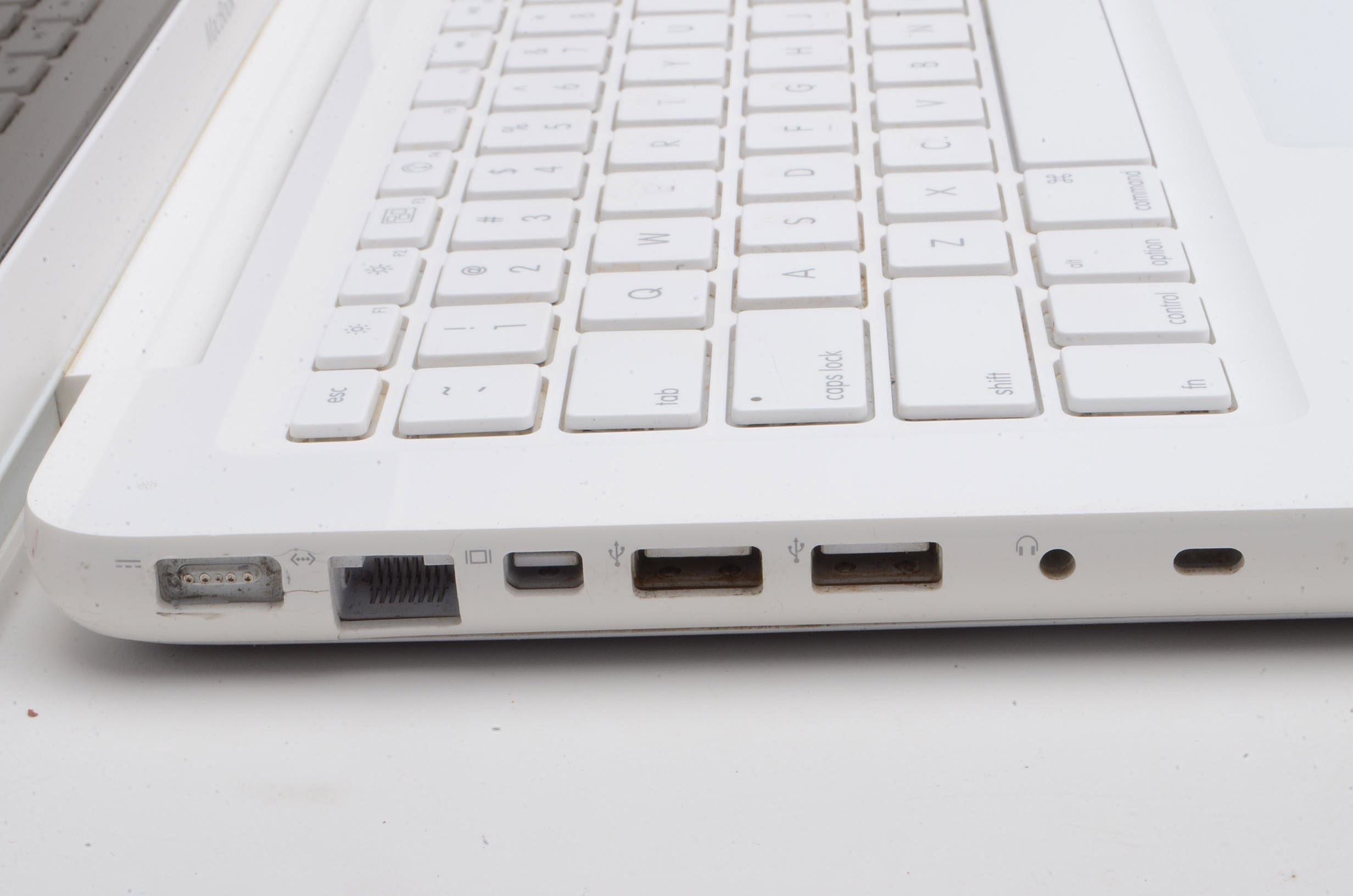 13" MacBook Laptop in White