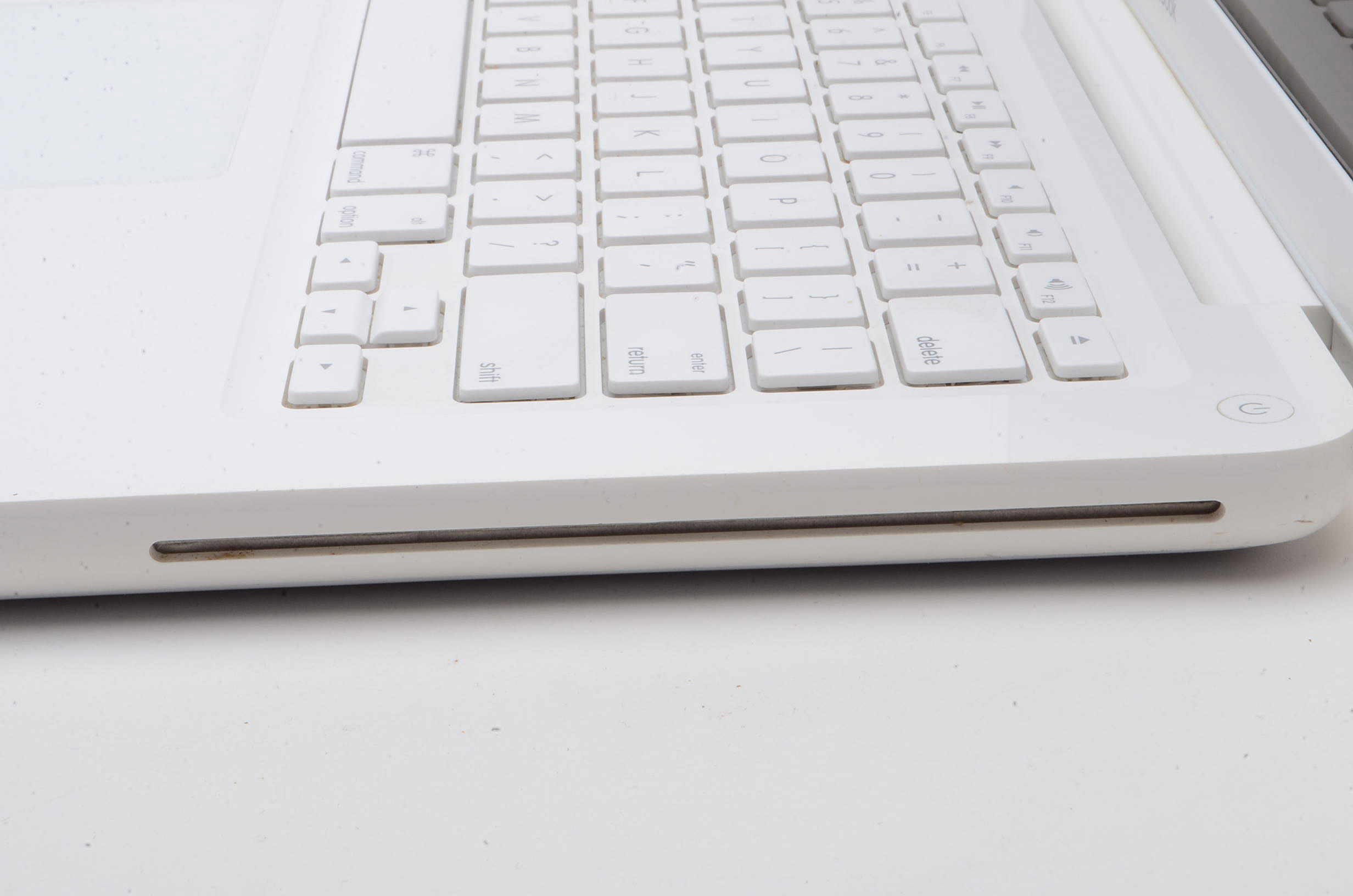 13" MacBook Laptop in White