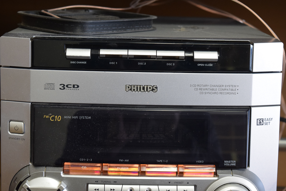 Philips 3 Disc CD Changer and Speakers