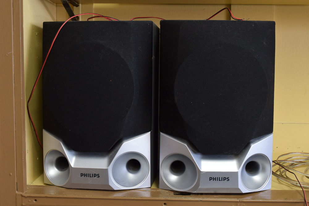 Philips 3 Disc CD Changer and Speakers