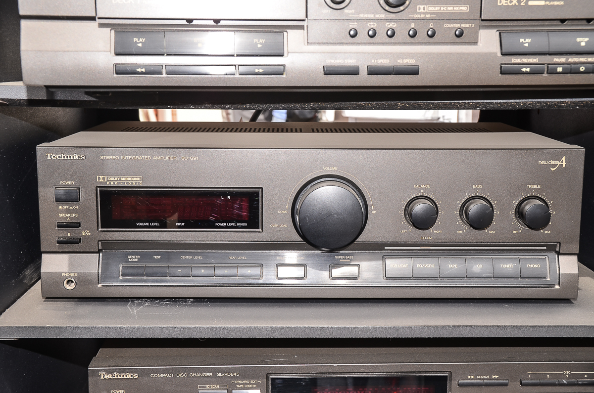 Technics Home Stereo System Equipment with Cabinet