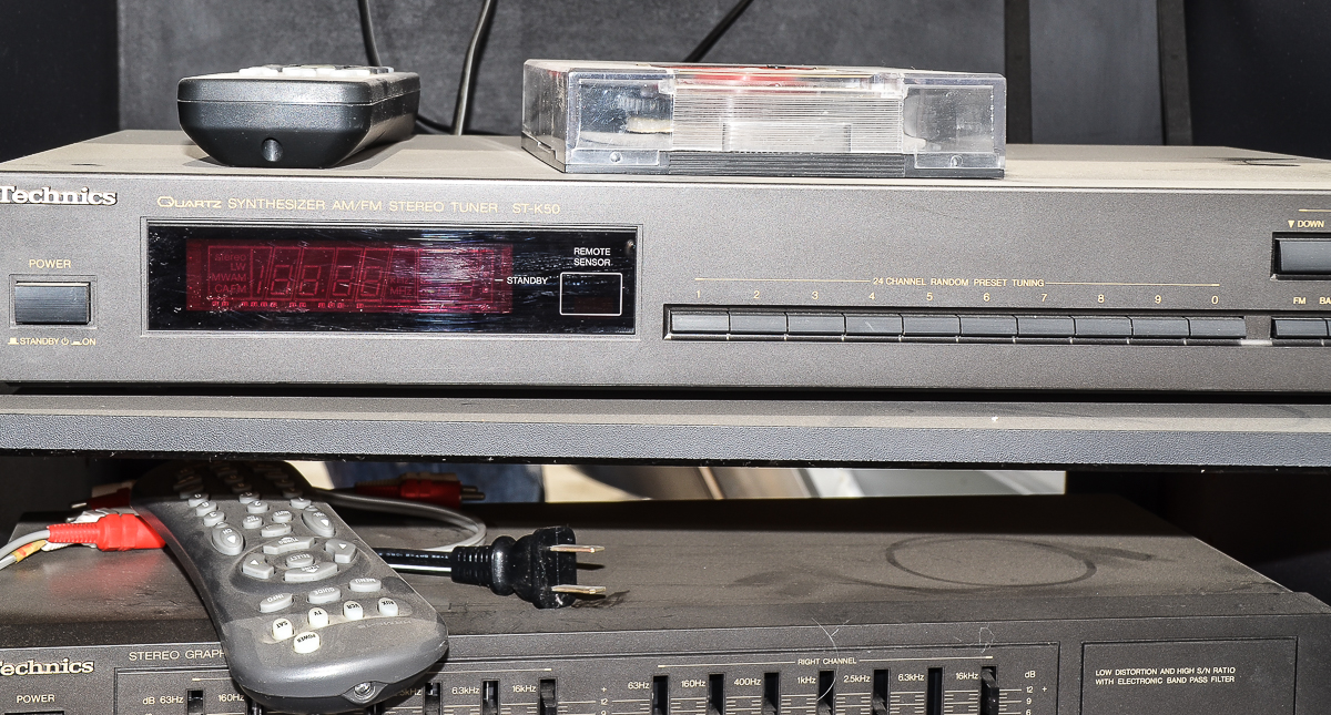 Technics Home Stereo System Equipment with Cabinet