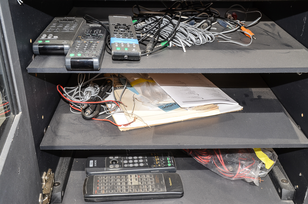 Technics Home Stereo System Equipment with Cabinet