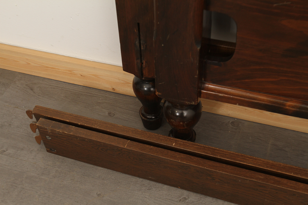 Federal Style Pine Queen Bed Frame by Bennington