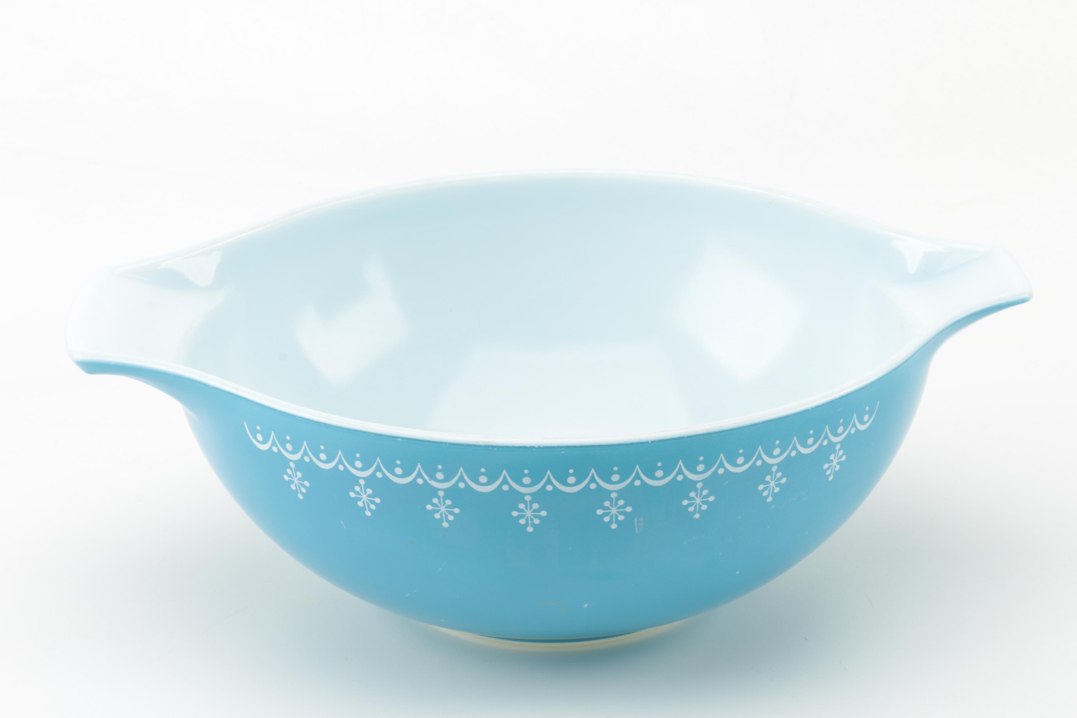 Pyrex "Snowflake Blue" Cinderella Bowl Set