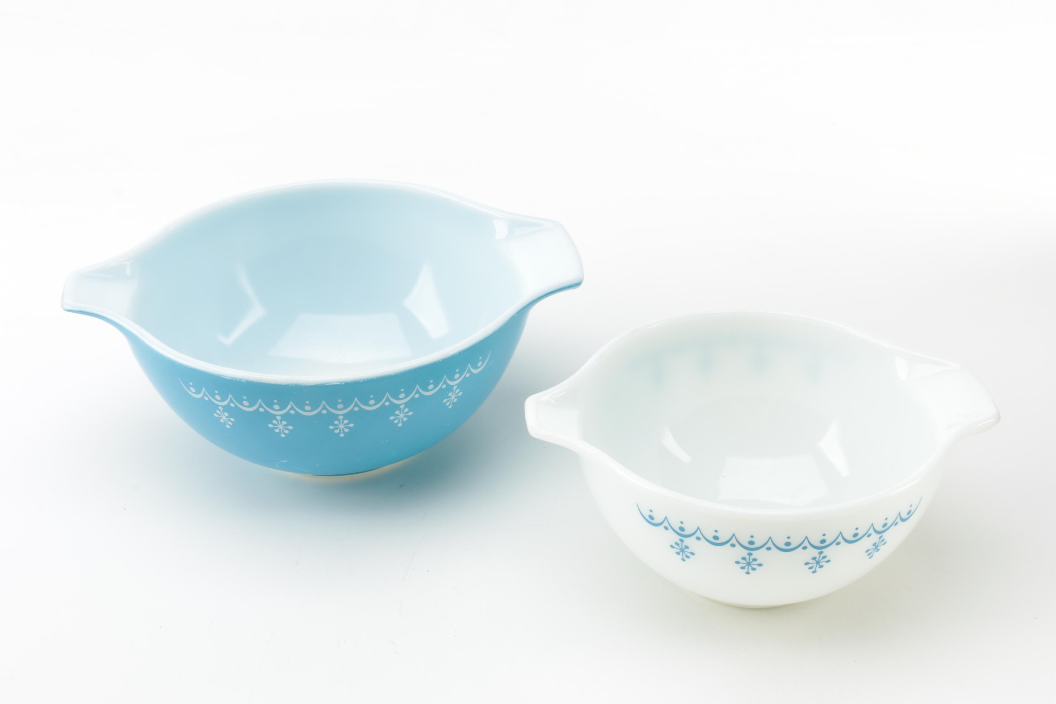 Pyrex "Snowflake Blue" Cinderella Bowl Set