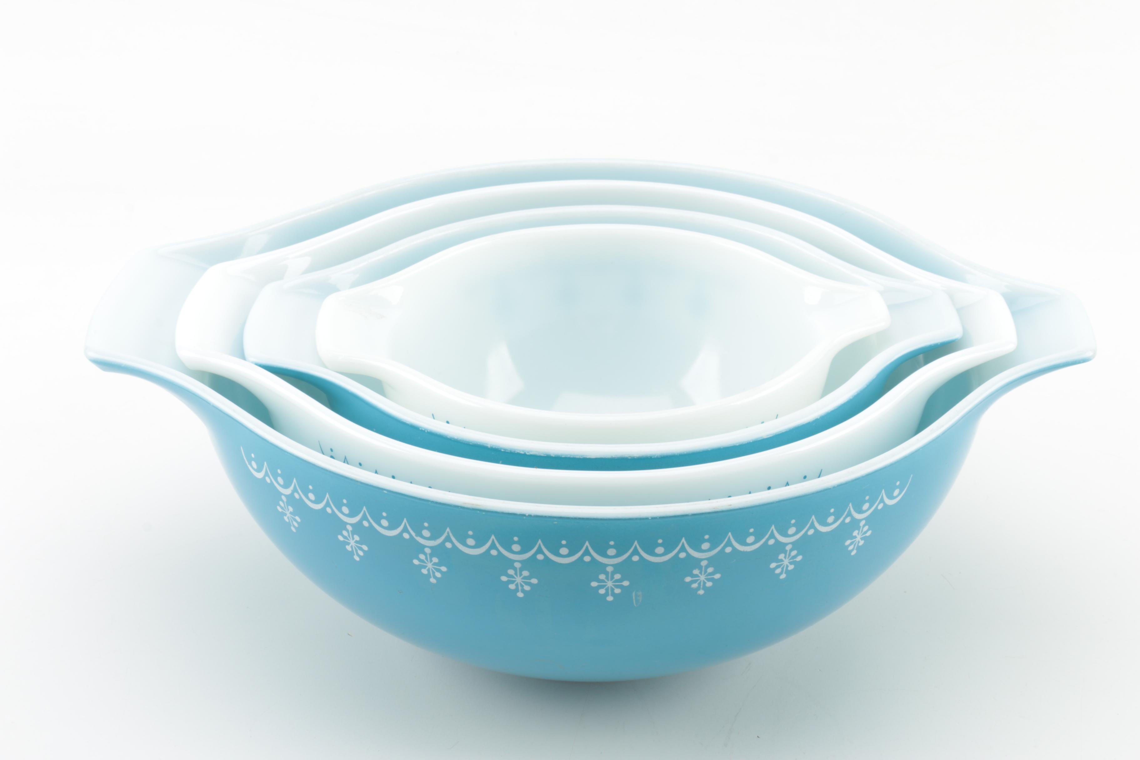 Pyrex "Snowflake Blue" Cinderella Bowl Set