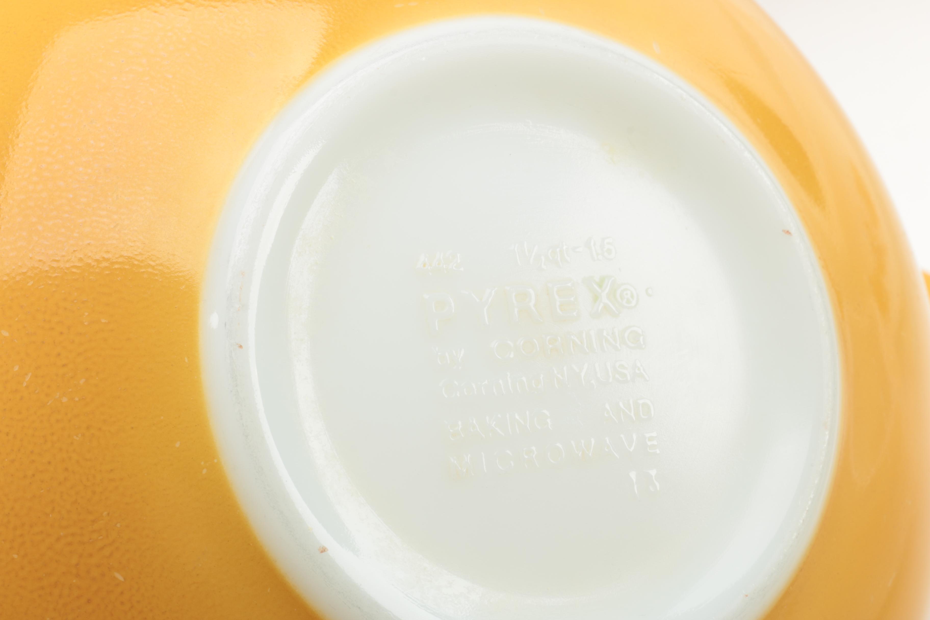 Vintage Pyrex "Butterfly Gold" Cinderella Bowl Set